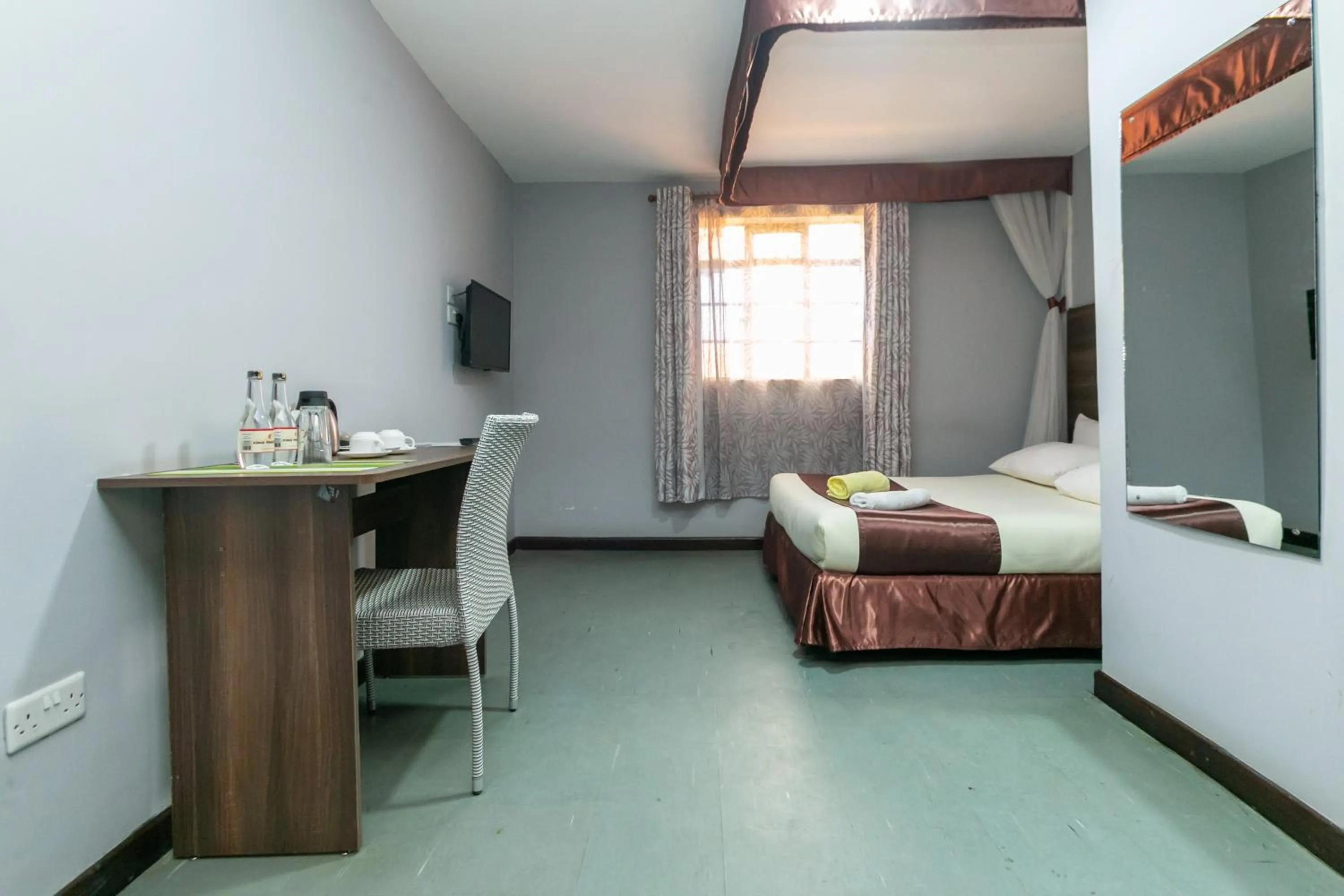 Photo of the whole room, Bed in Kings Premier Inn