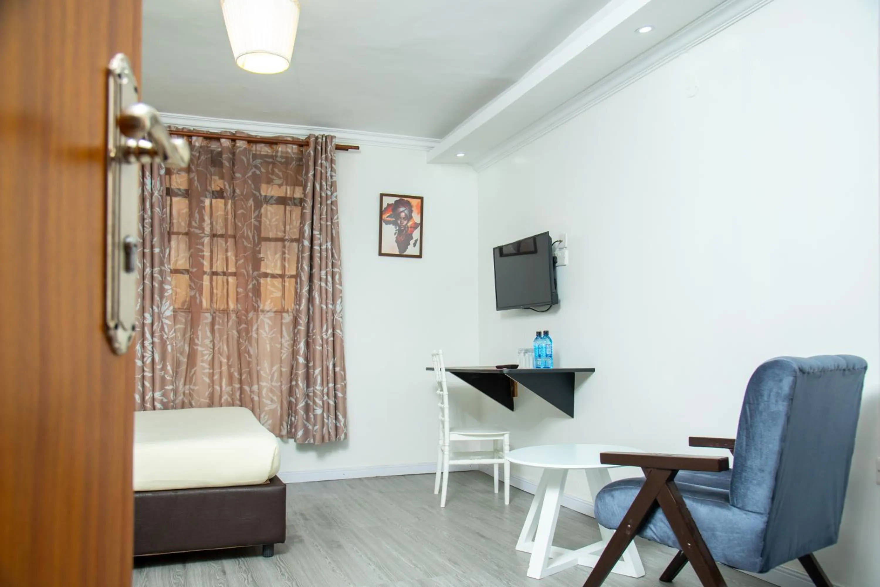 TV and multimedia in Kings Premier Inn