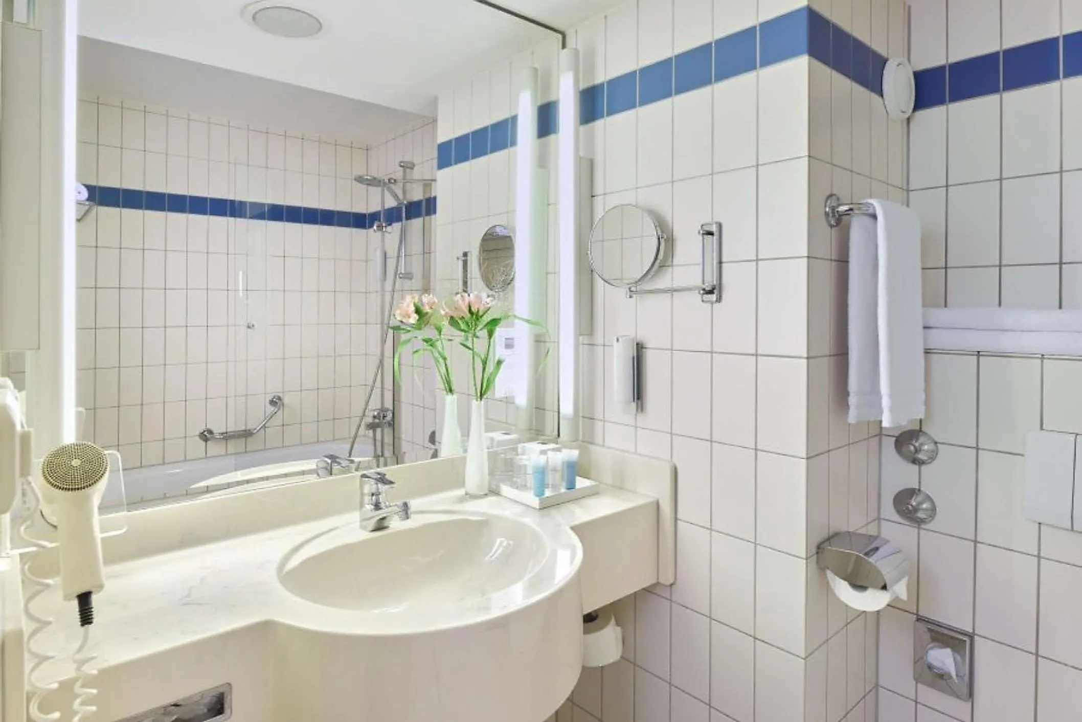 Bathroom in Dorint An den Westfalenhallen Dortmund