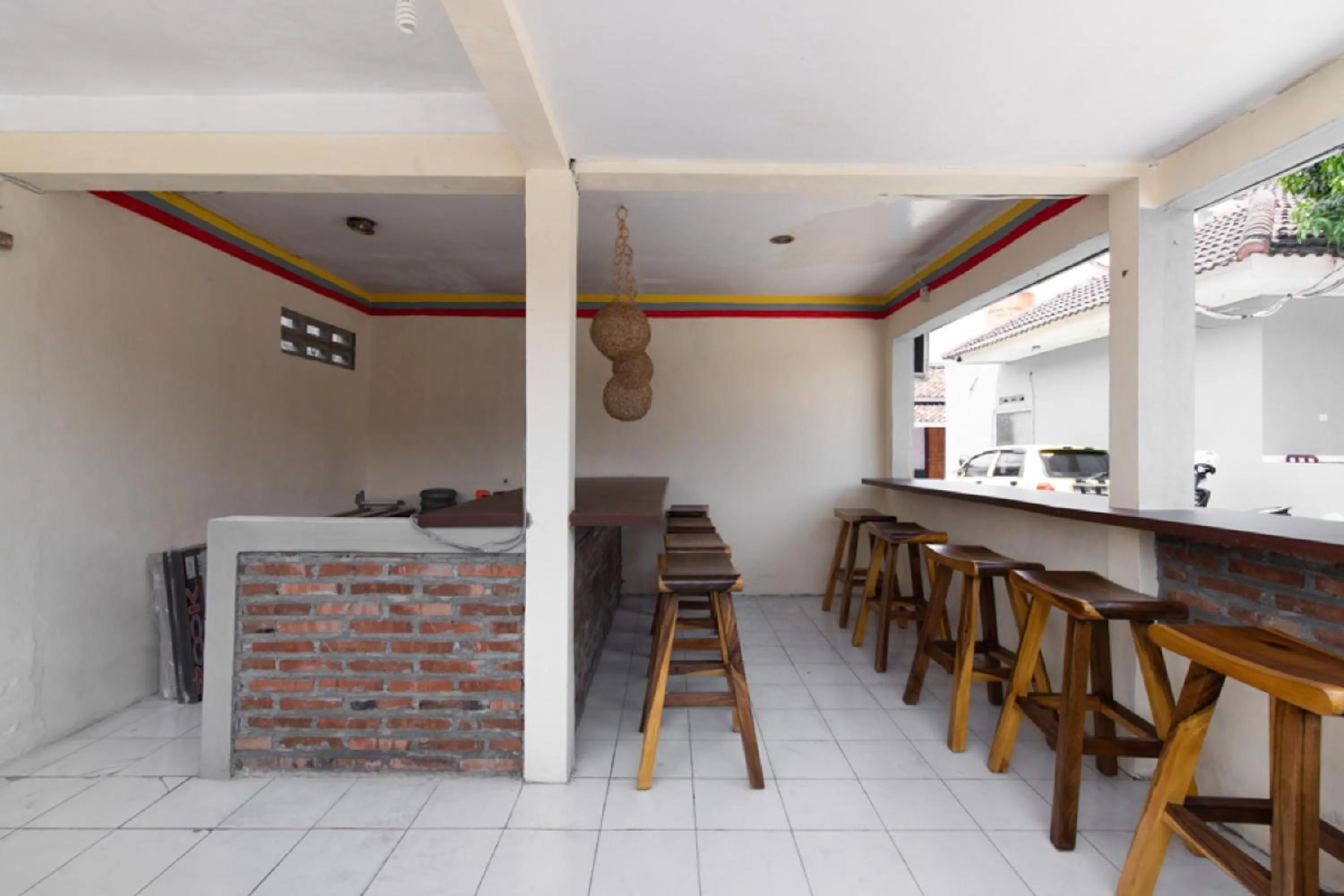 Restaurant/places to eat in RedDoorz @ Raya Janti Yogyakarta
