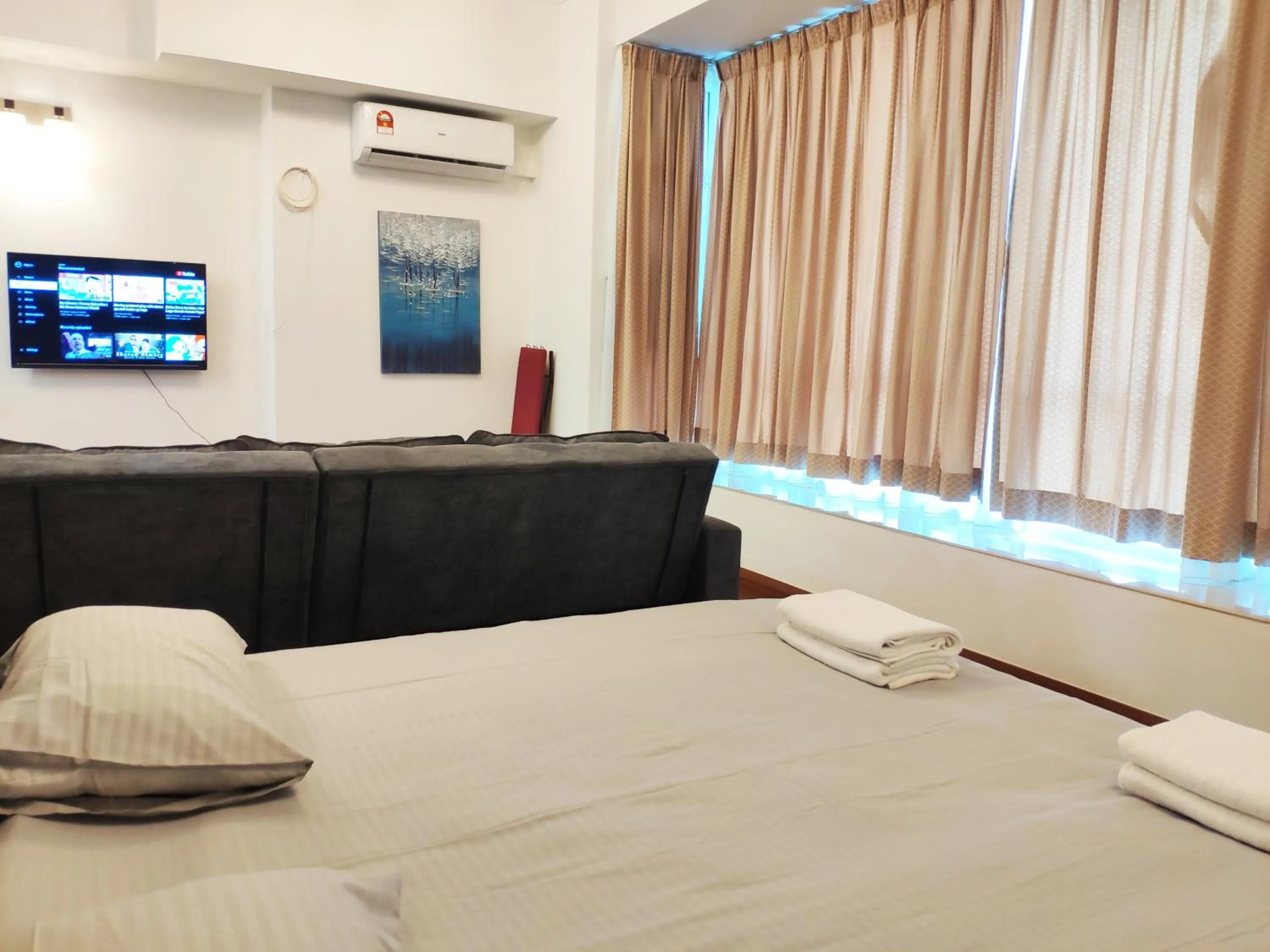 Bedroom in Parkview KLCC by Salaam Suites, 4 pax
