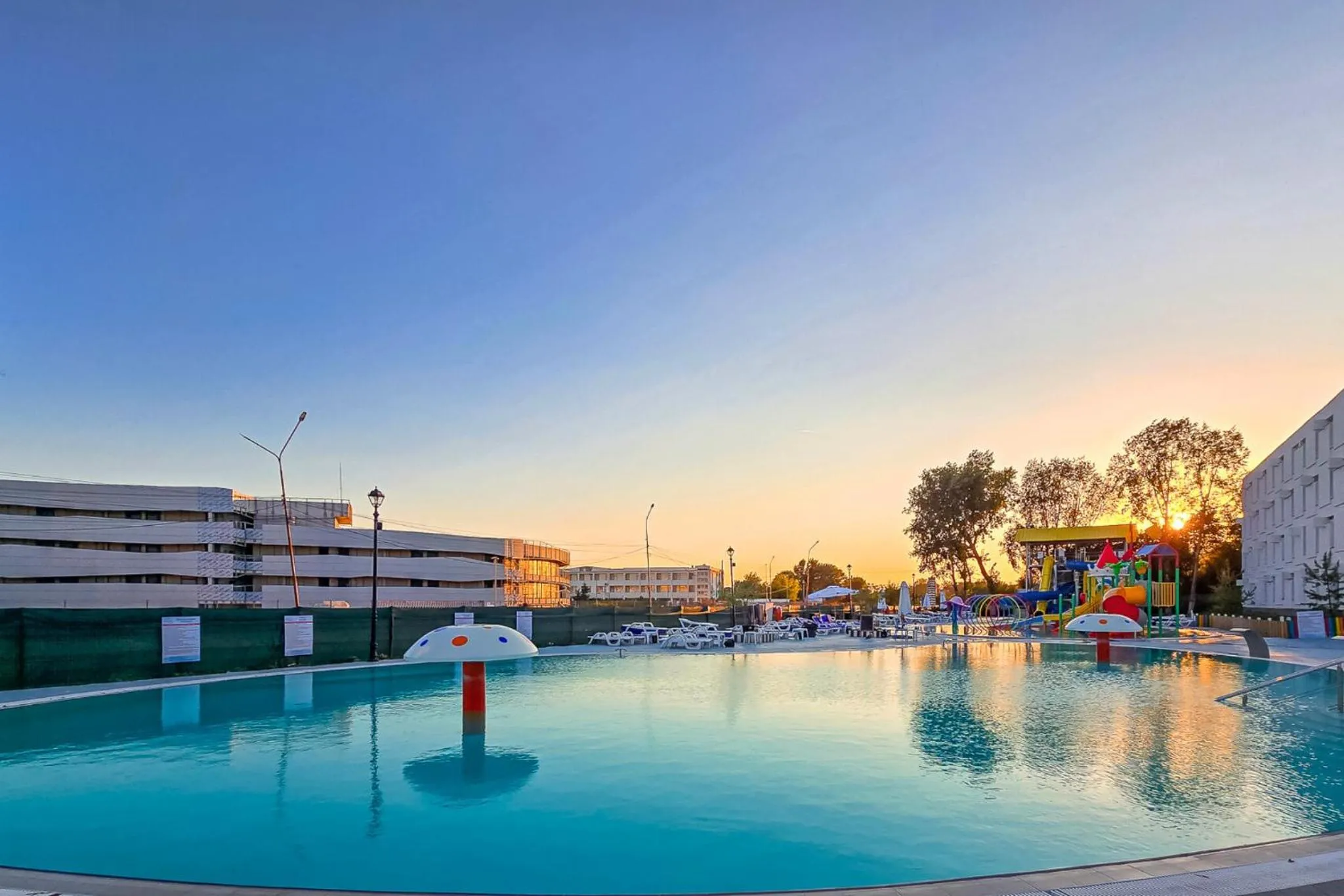 Property building in Mera Holiday Resort