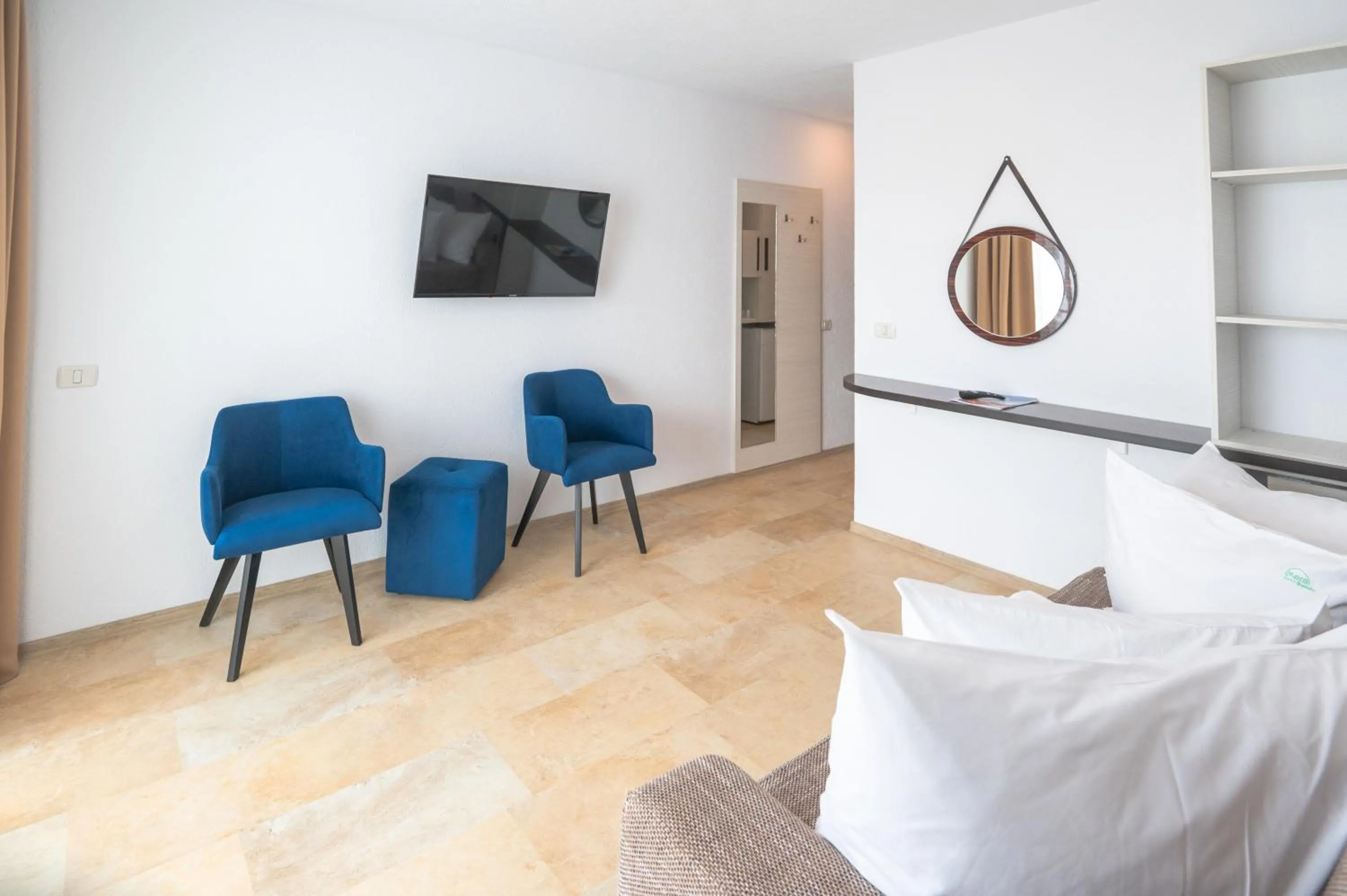 Photo of the whole room, Bed in Mera Holiday Resort