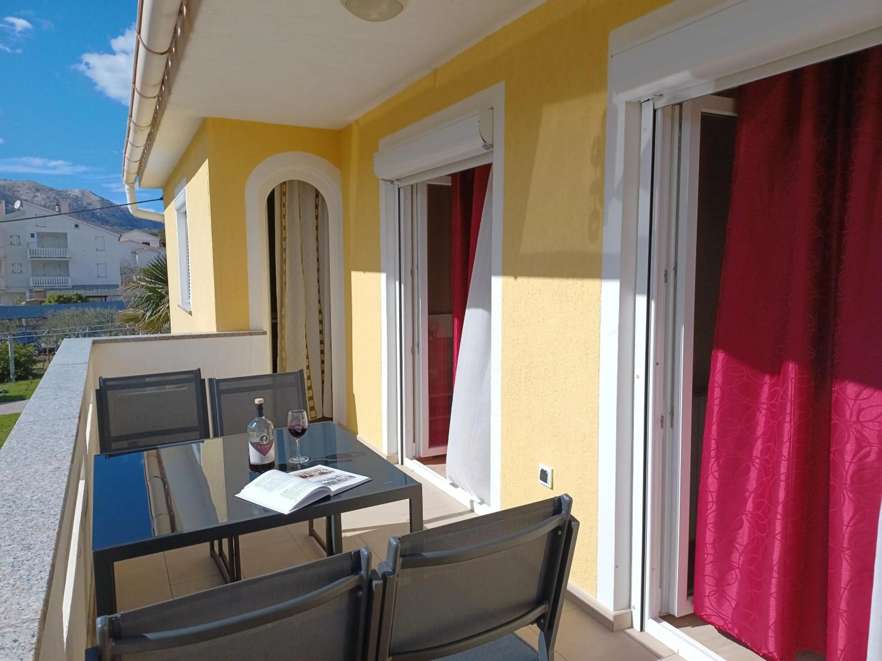 Property building in Apartments Polonijo