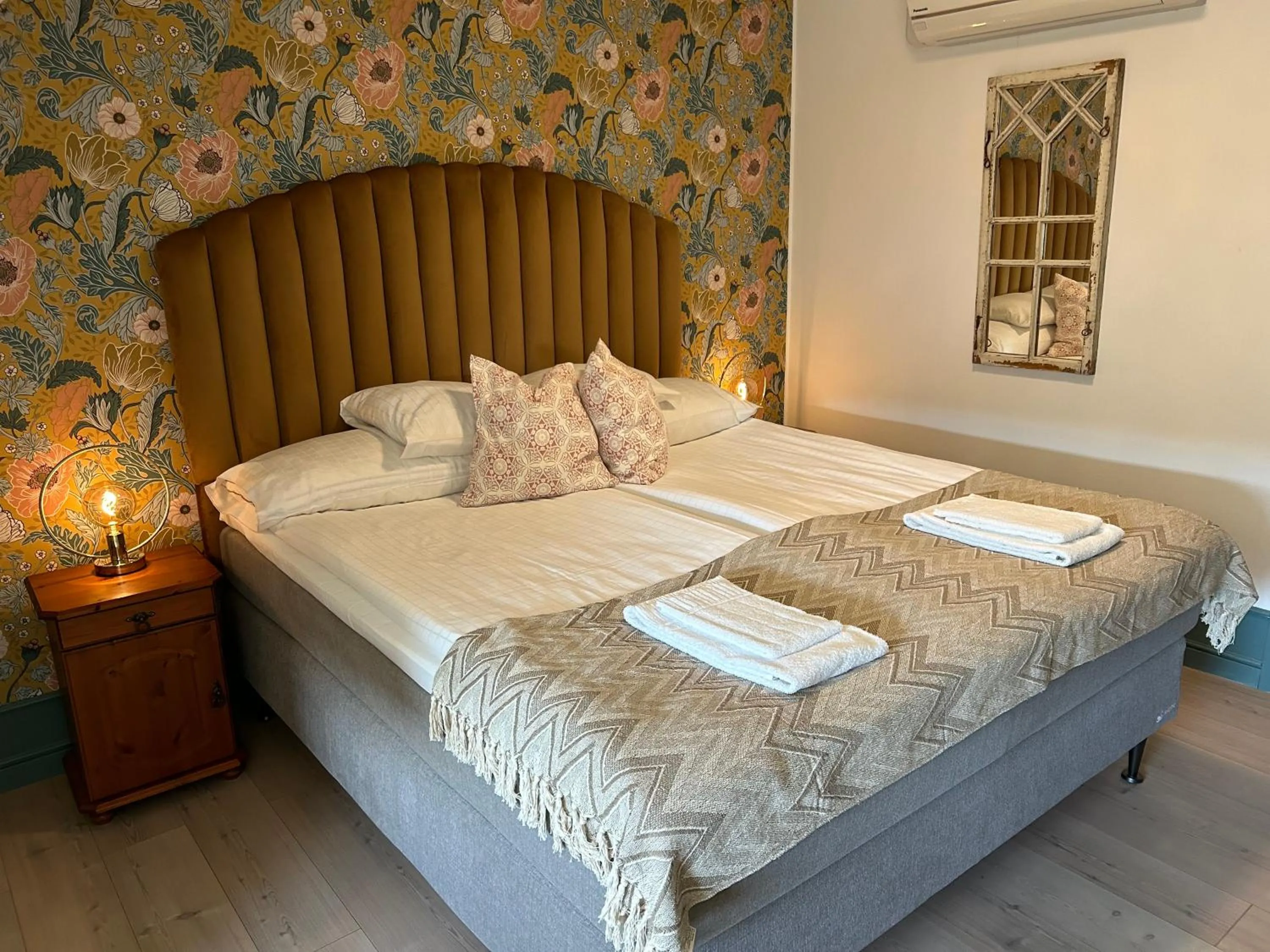 Bed in Halmstad Gårdshotell