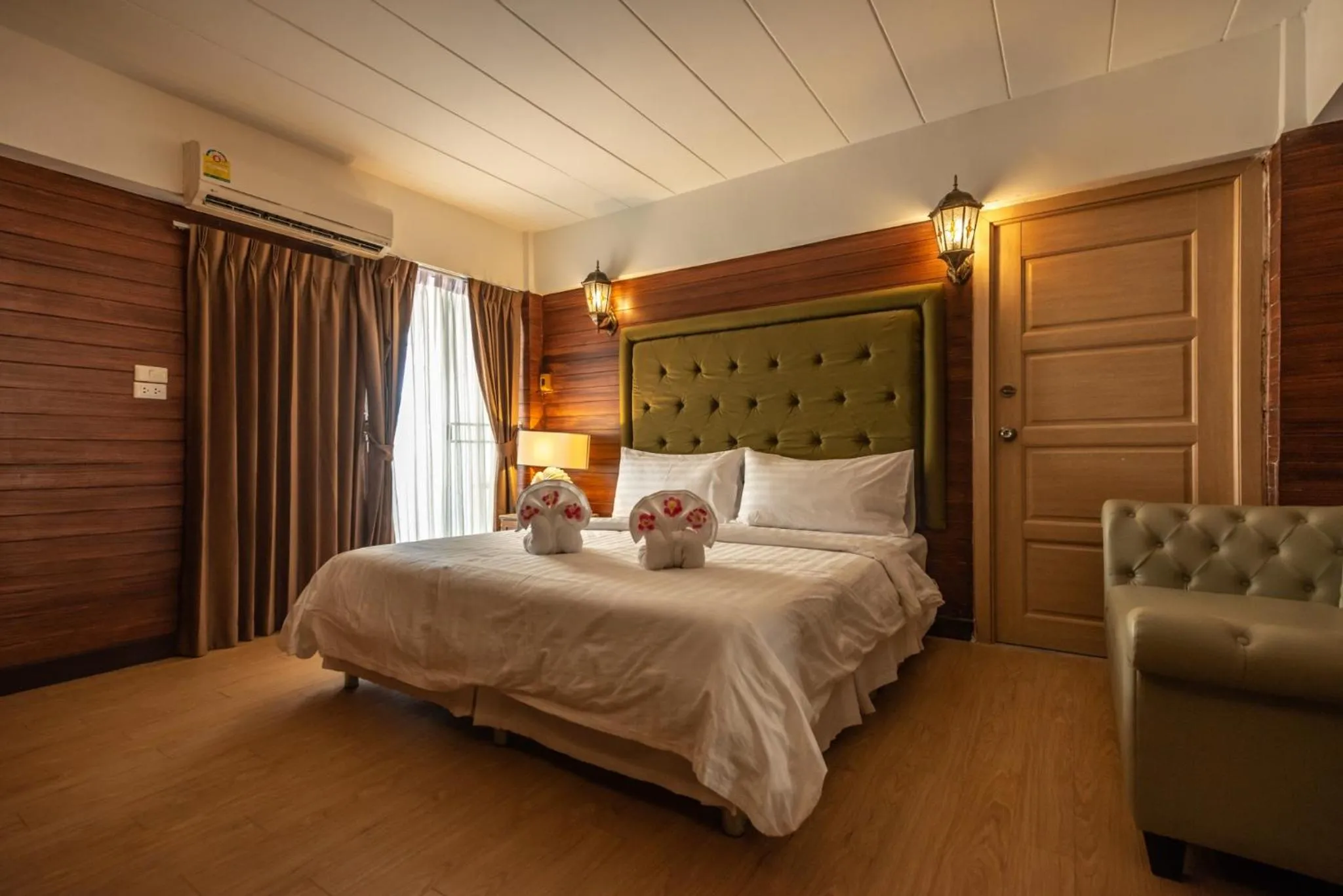 Bed in @42 Residence