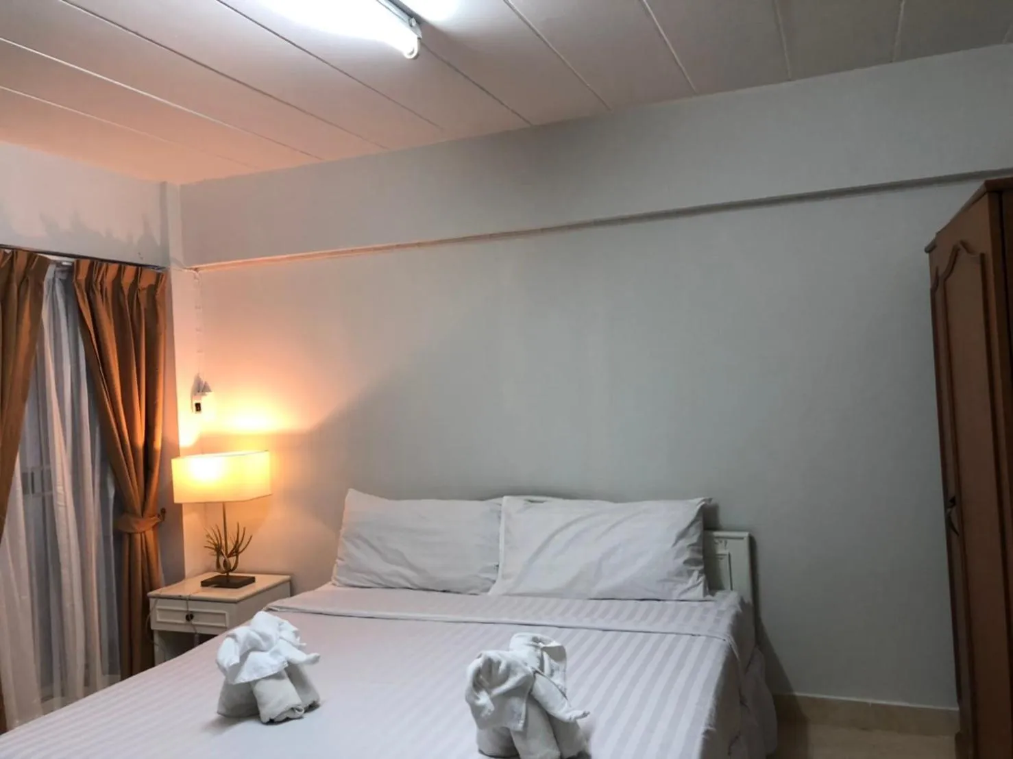 Bed in @42 Residence