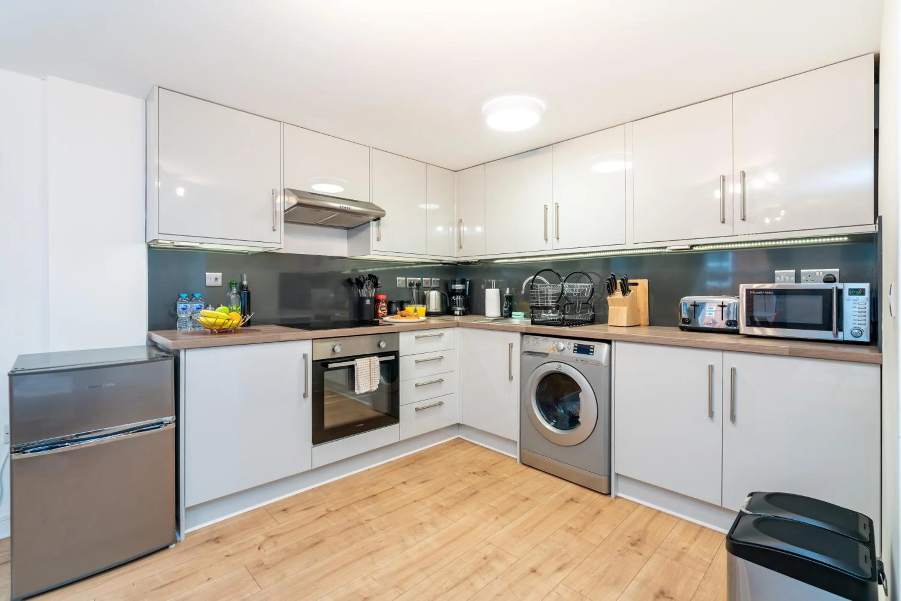 Kitchen or kitchenette in Central Apartment With 55” Smart TV+Netflix