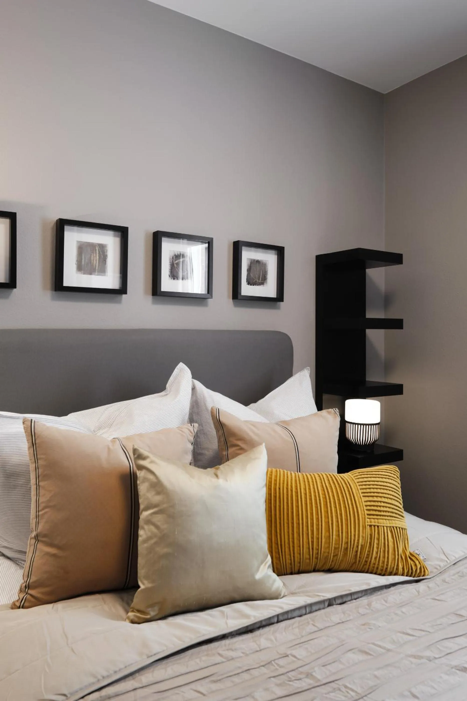 Bedroom, Bed in SAXX Apartments "Goldberg Karree"