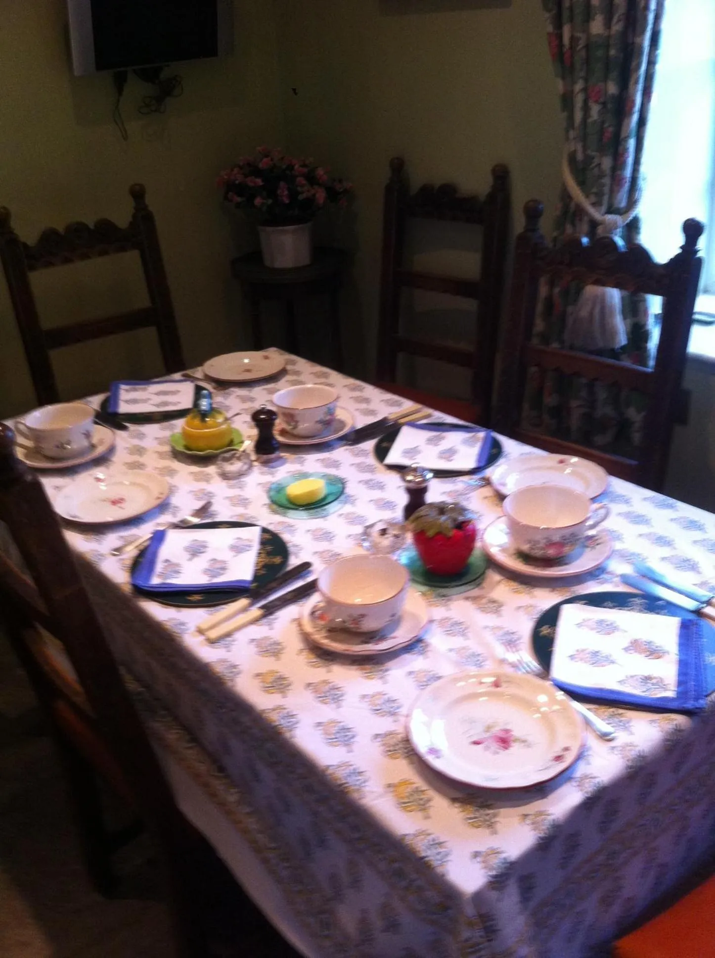 Dining area in Petercott