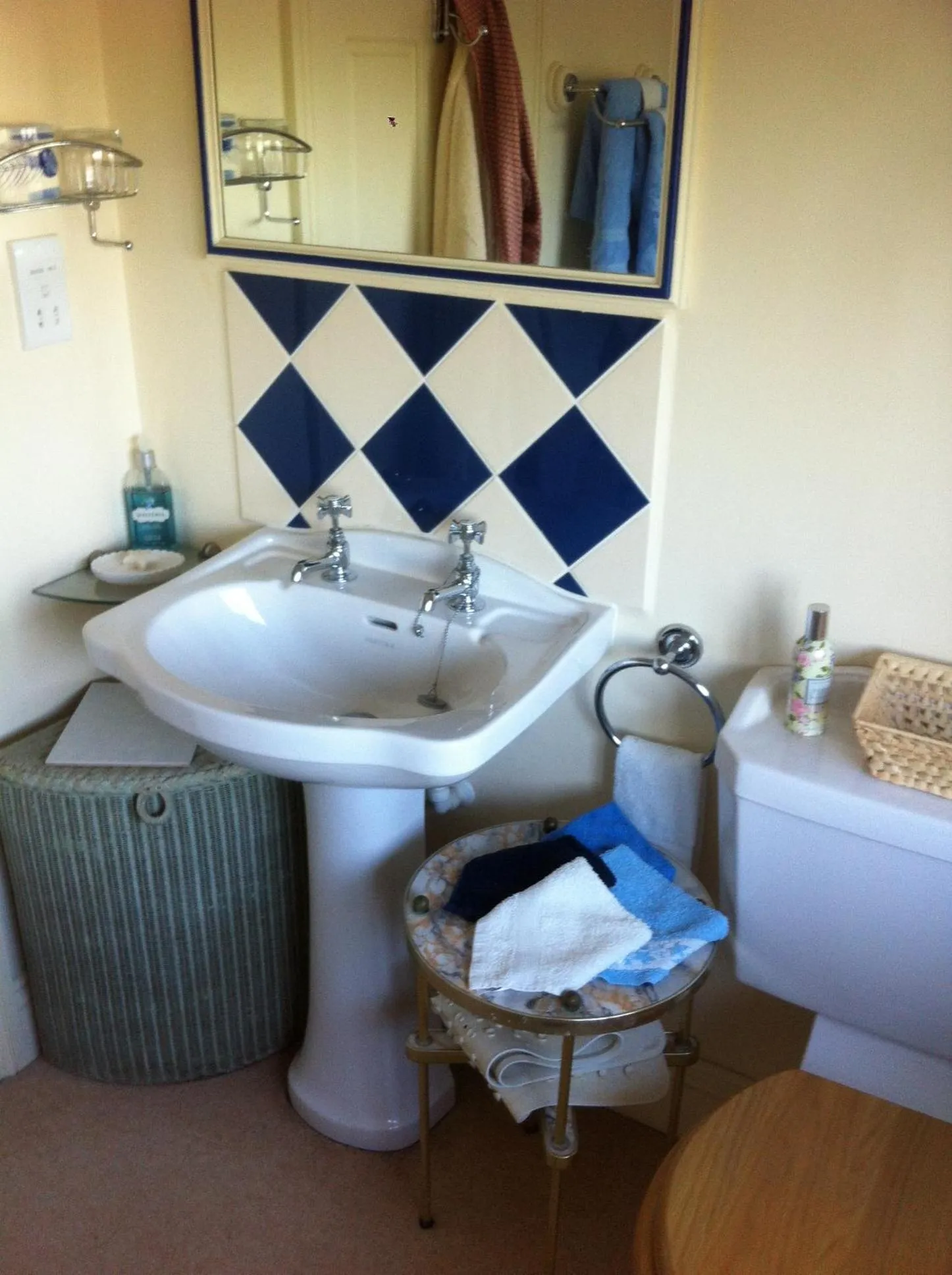 Bathroom in Petercott