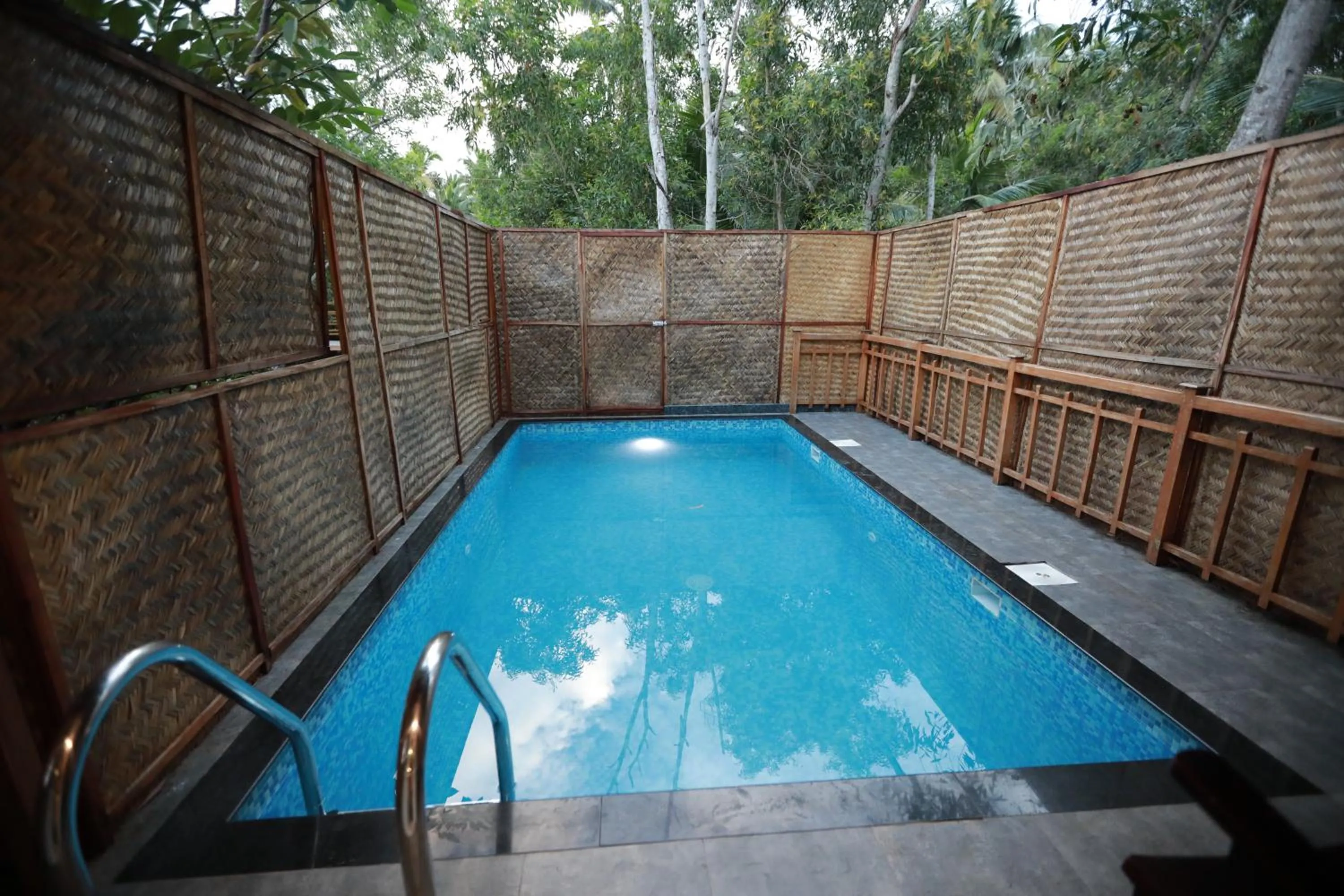 Swimming pool in GoGo Land Resort & Adventurous Sports