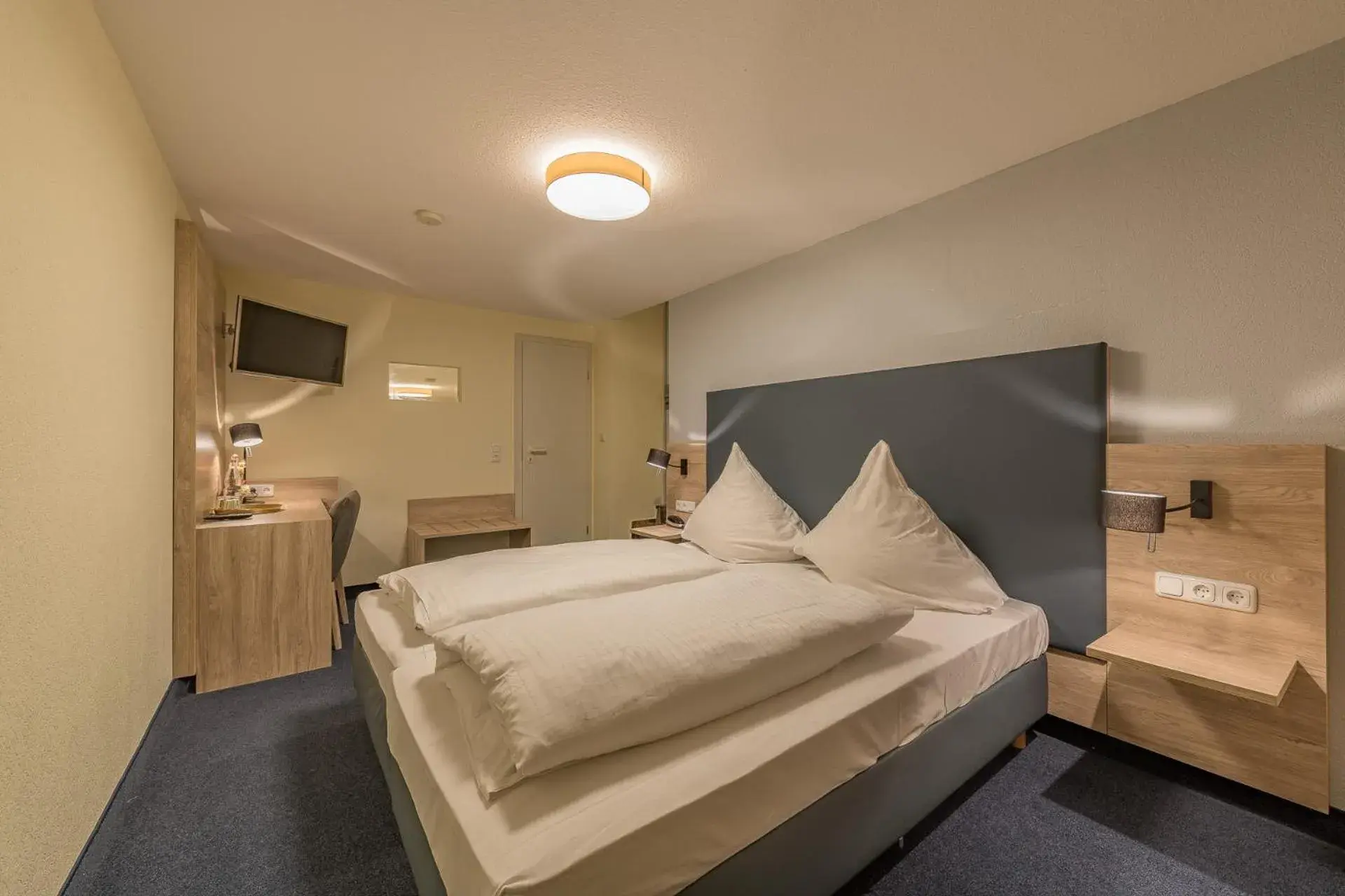 Photo of the whole room, Bed in Hotel Windsor Photo of the whole room, Bed in Hotel Windsor