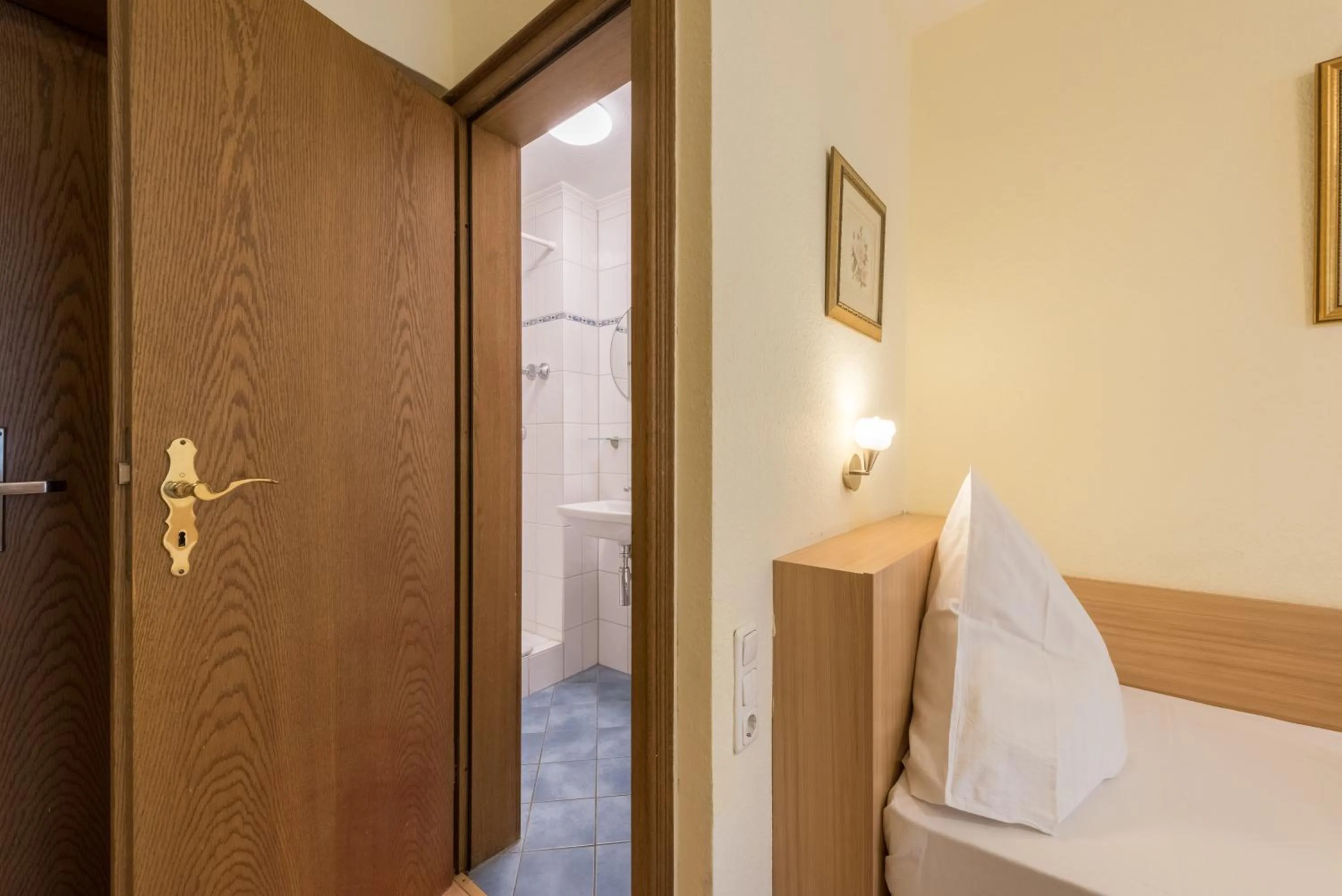 Photo of the whole room, Bed in Hotel Windsor