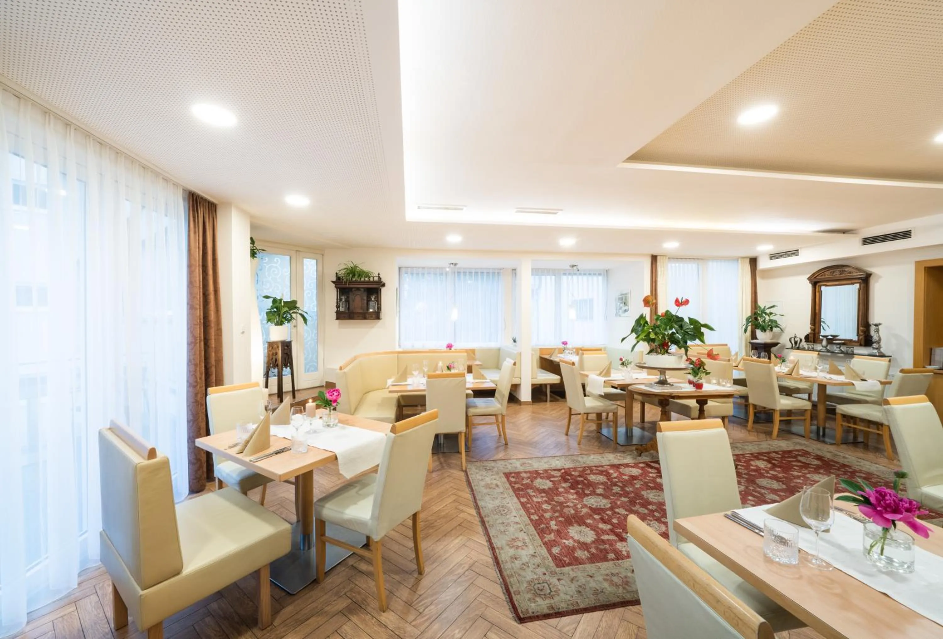 Restaurant/places to eat in Hotel-Restaurant Gollner