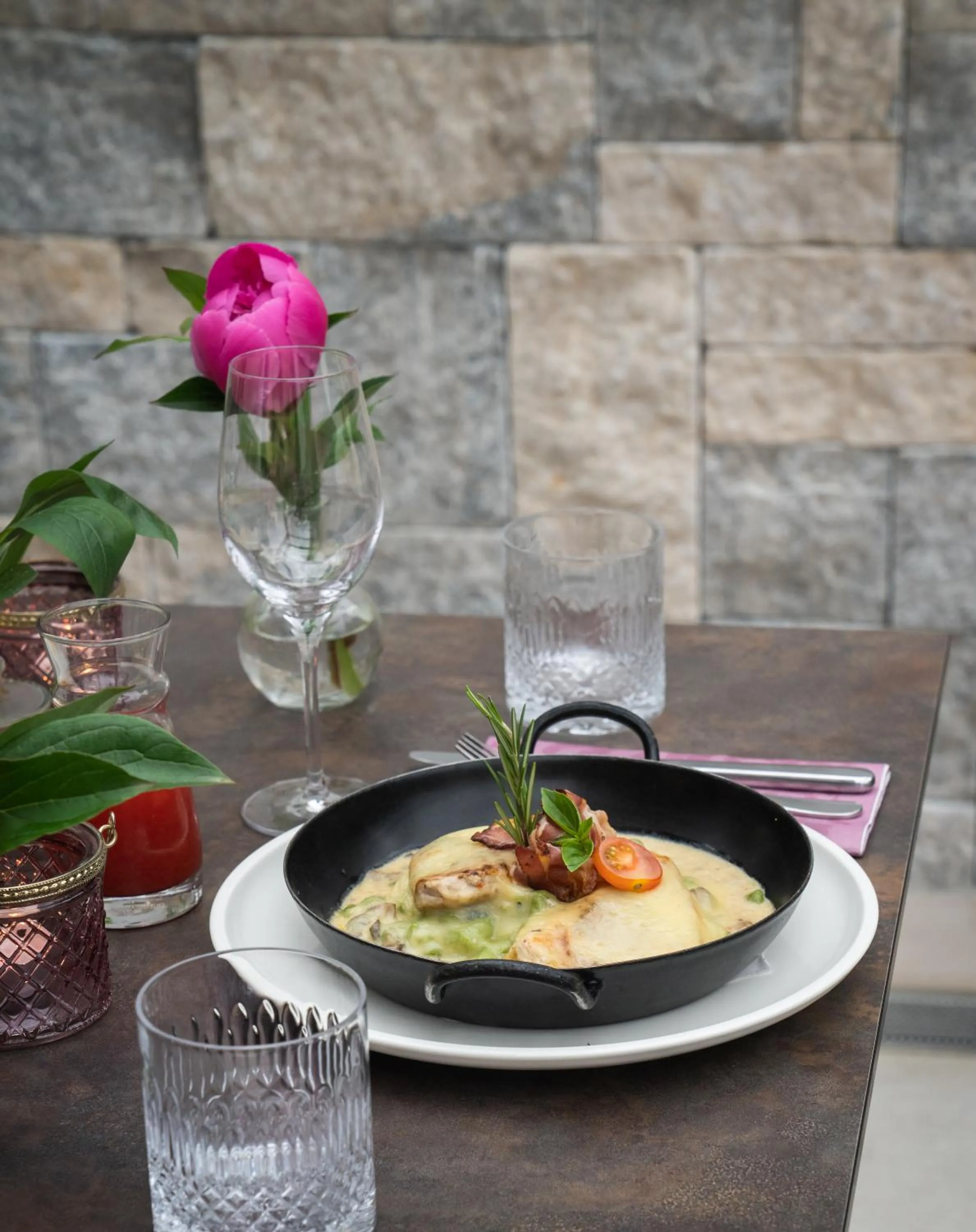 Restaurant/places to eat in Hotel-Restaurant Gollner