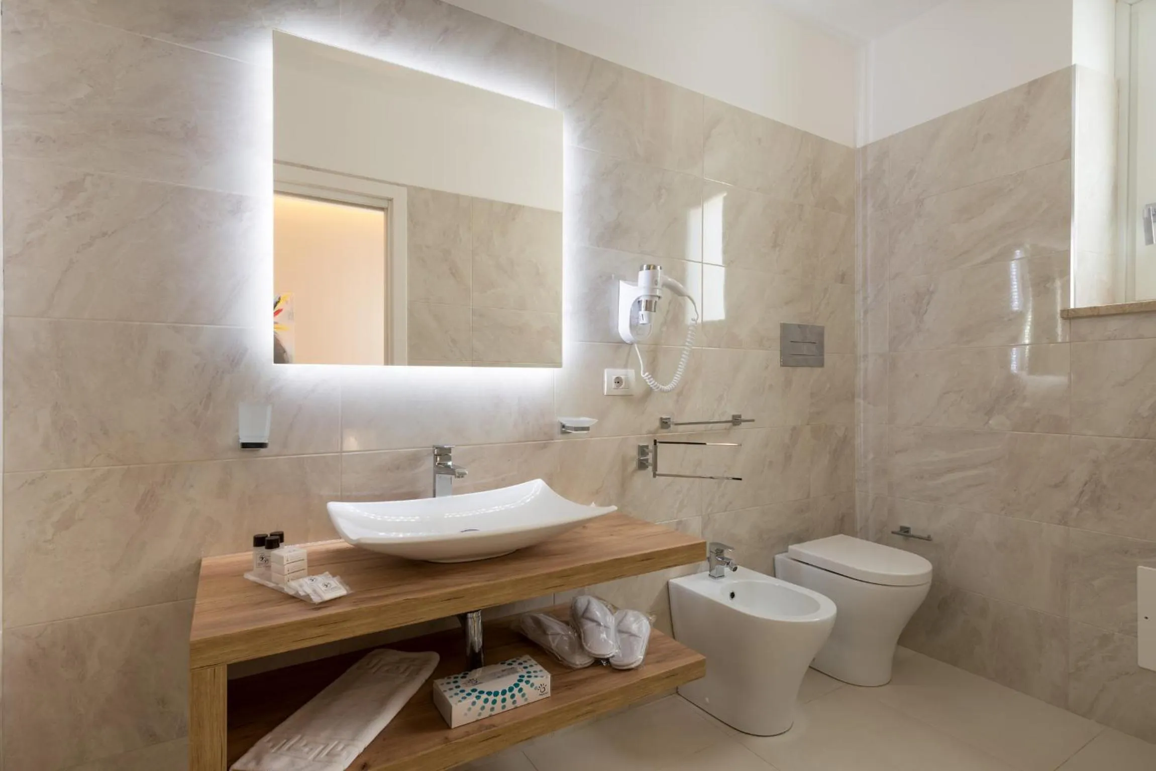 Bathroom in Artemide Hotel