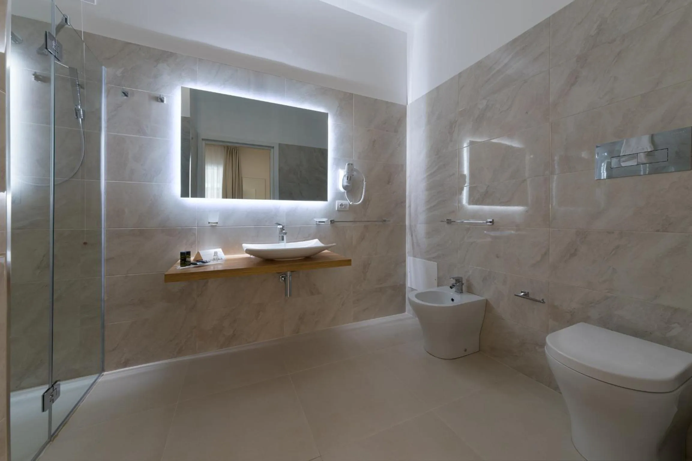 Bathroom in Artemide Hotel