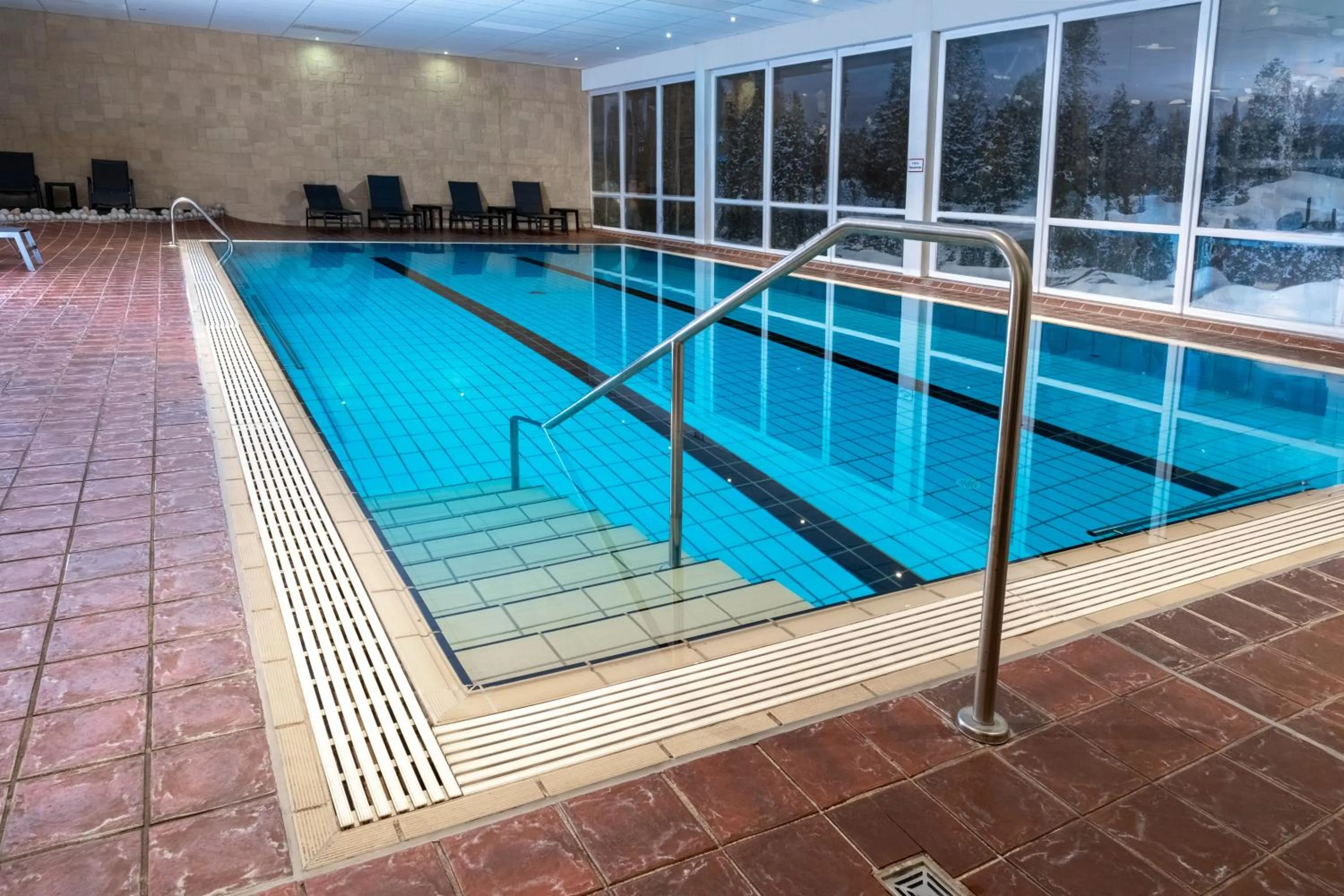 Swimming pool in Hotel Winterberg Resort