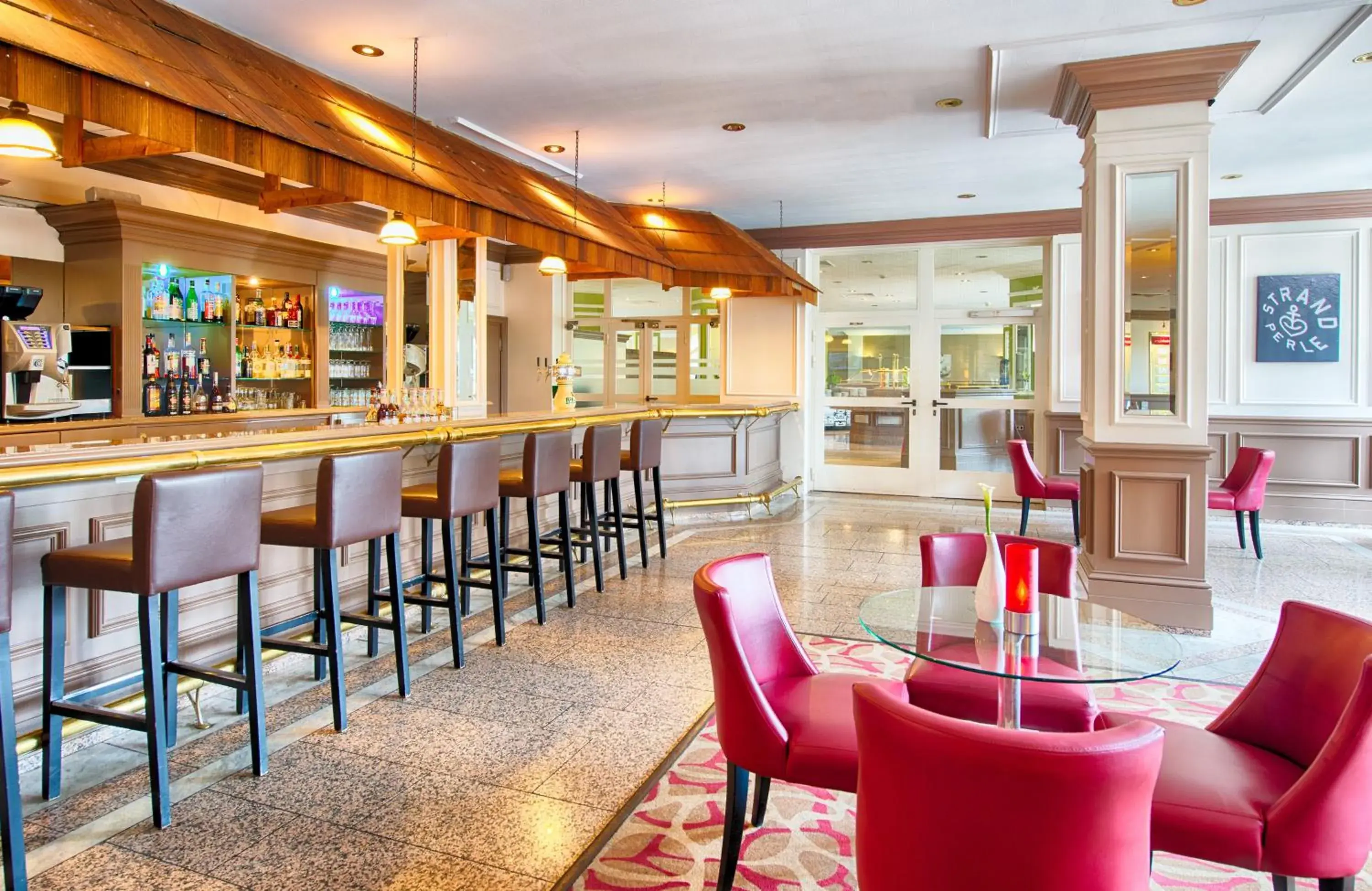 Lounge or bar in Leonardo Hotel Hamburg Stillhorn Lounge or bar in Leonardo Hotel Hamburg Stillhorn