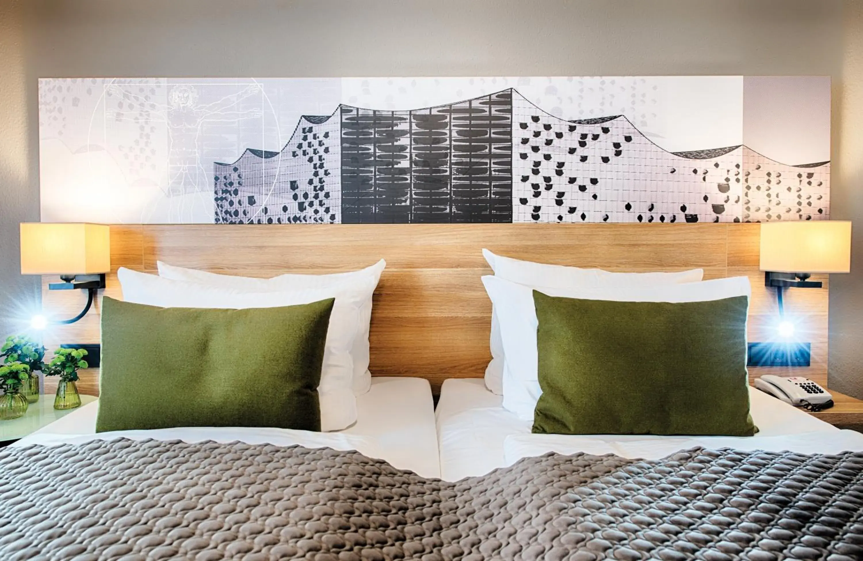 Photo of the whole room, Bed in Leonardo Hotel Hamburg Stillhorn Photo of the whole room, Bed in Leonardo Hotel Hamburg Stillhorn