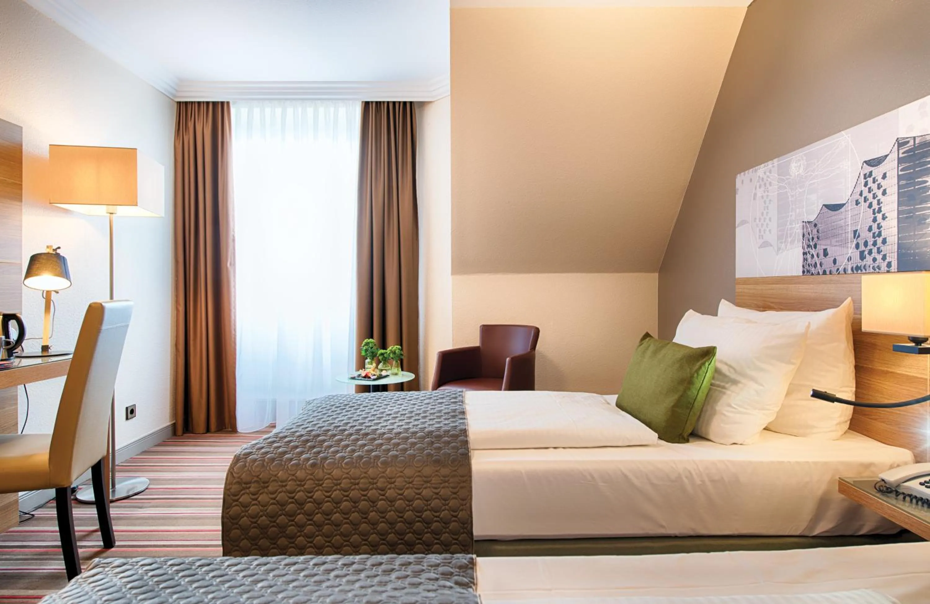 Photo of the whole room, Bed in Leonardo Hotel Hamburg Stillhorn