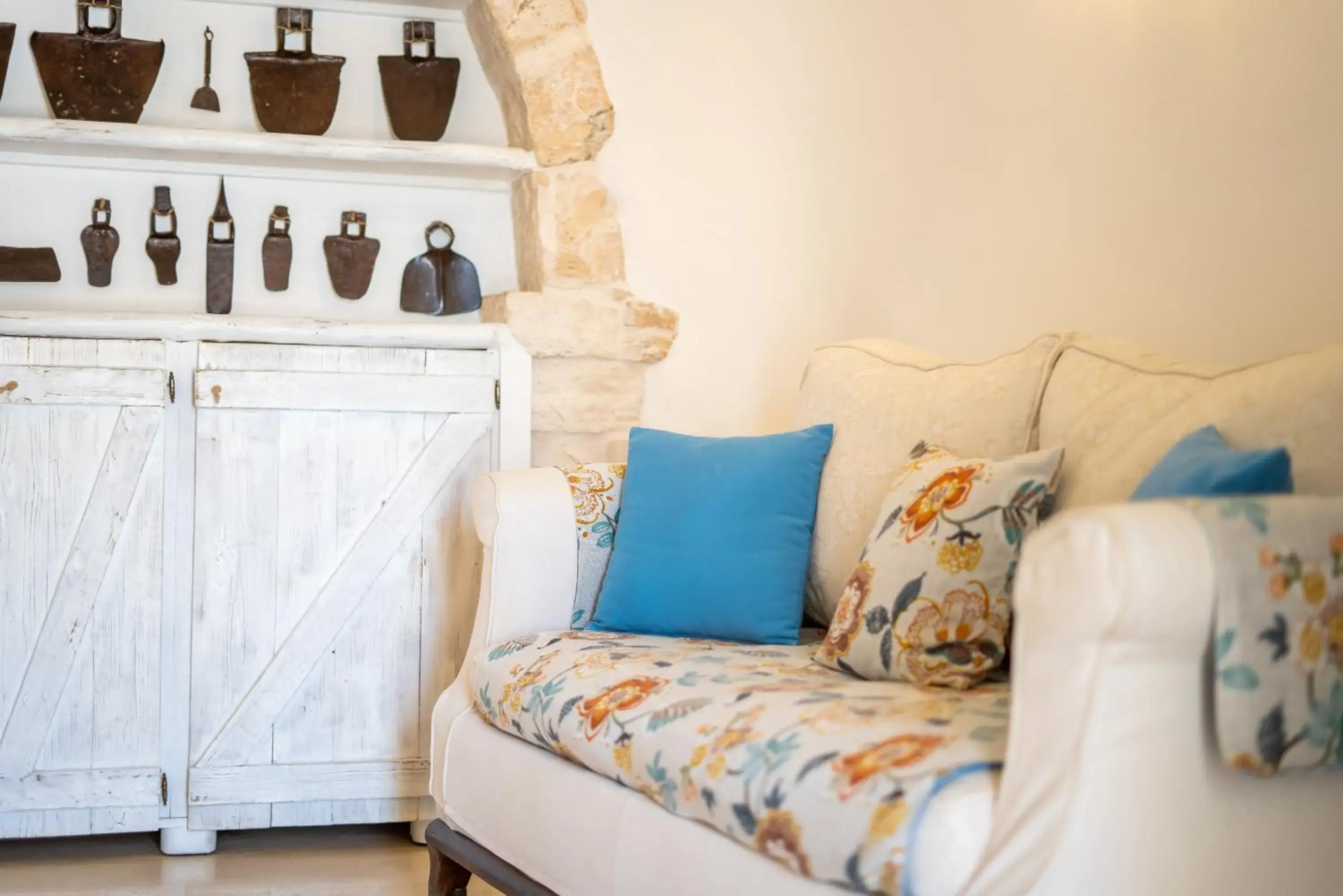 Living room, Bed in Trulli Holiday Deluxe & Wellness Living room, Bed in Trulli Holiday Deluxe & Wellness