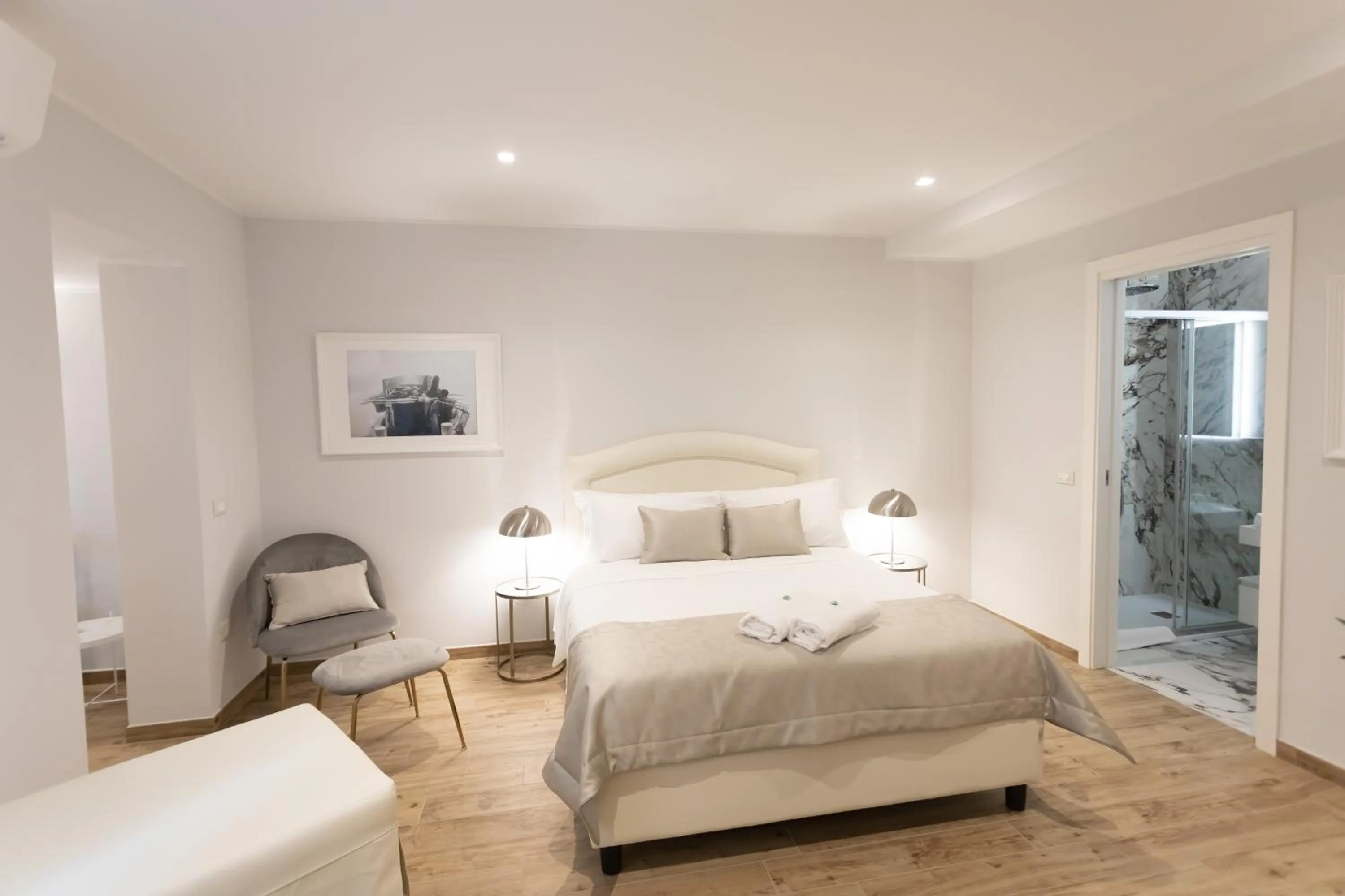 Photo of the whole room, Bed in Ca' Benedetta Suite House Apartsuite Chioggia