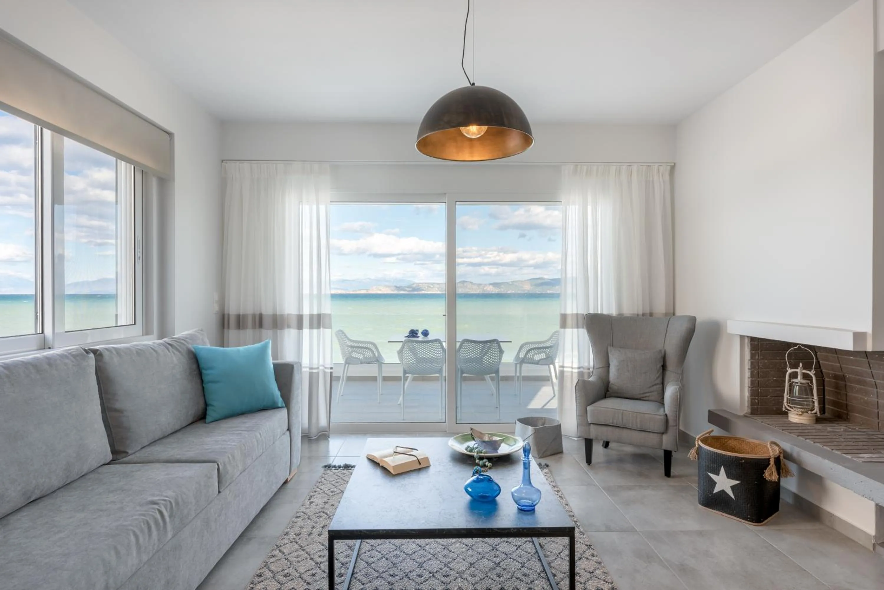 COSTA VASIA Seaside Suites and Apartments