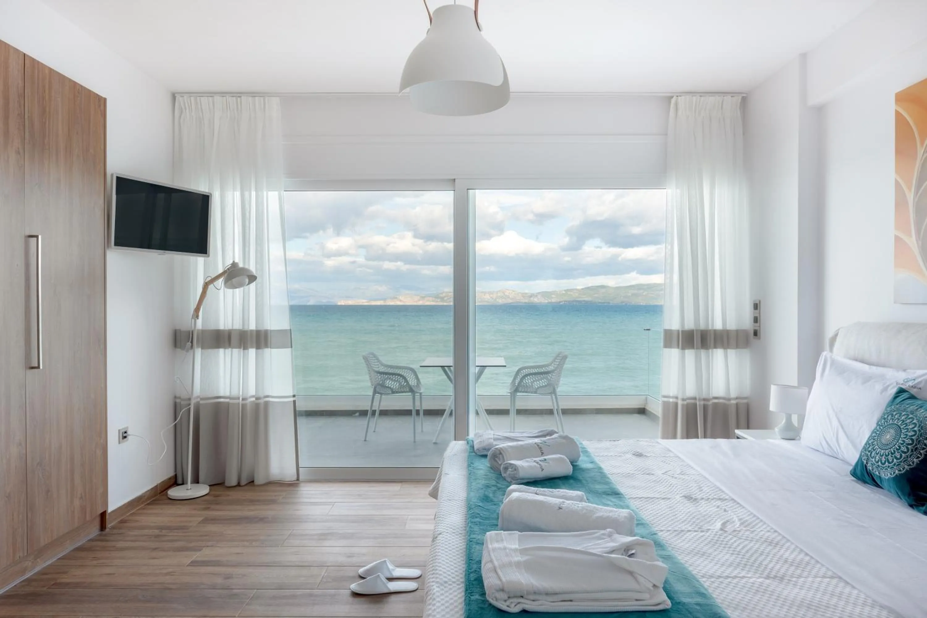 COSTA VASIA Seaside Suites and Apartments
