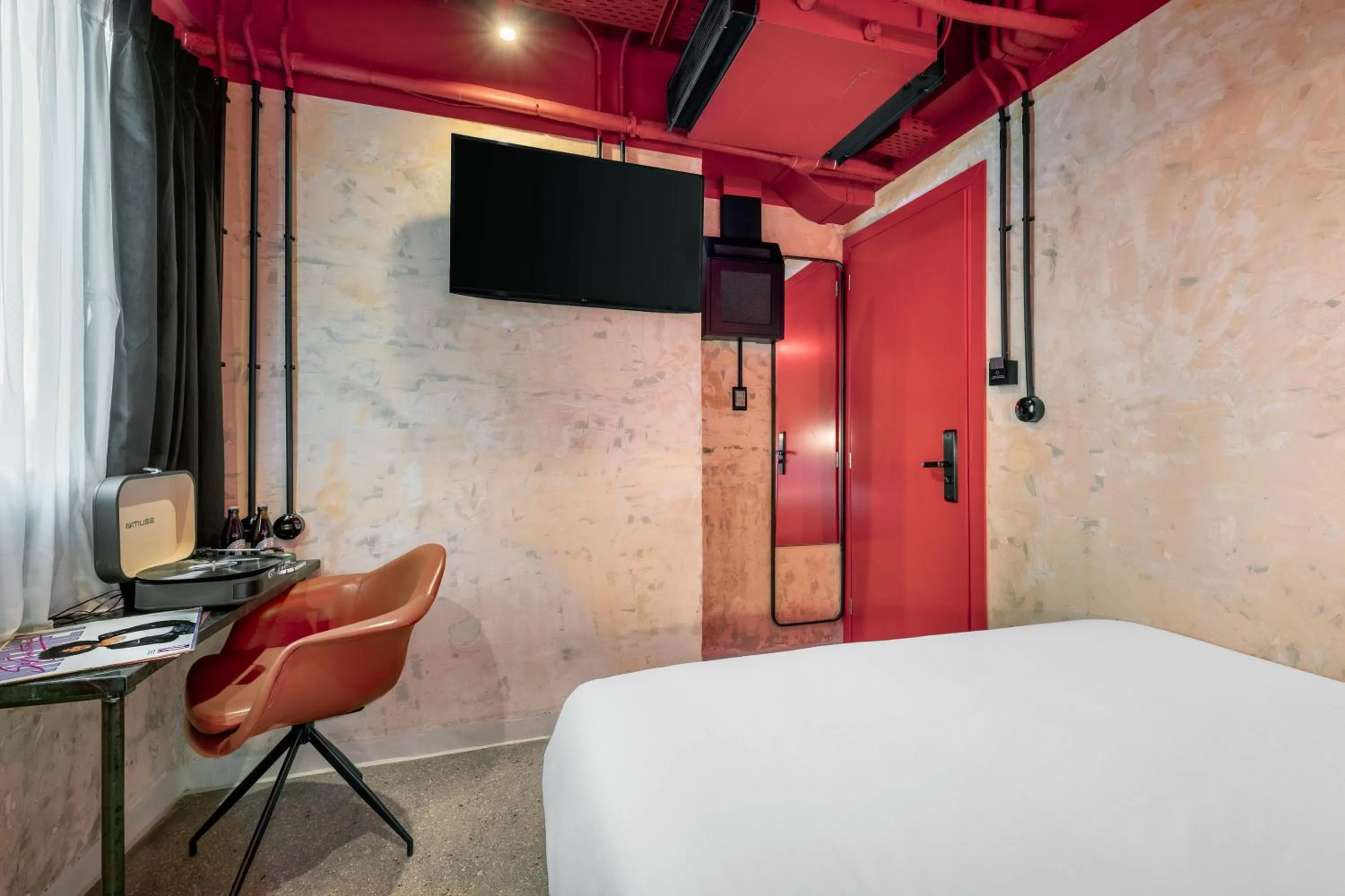 Bed in Max Brown Hotel Downtown Part of Sircle Collection Formally known as Dave Red