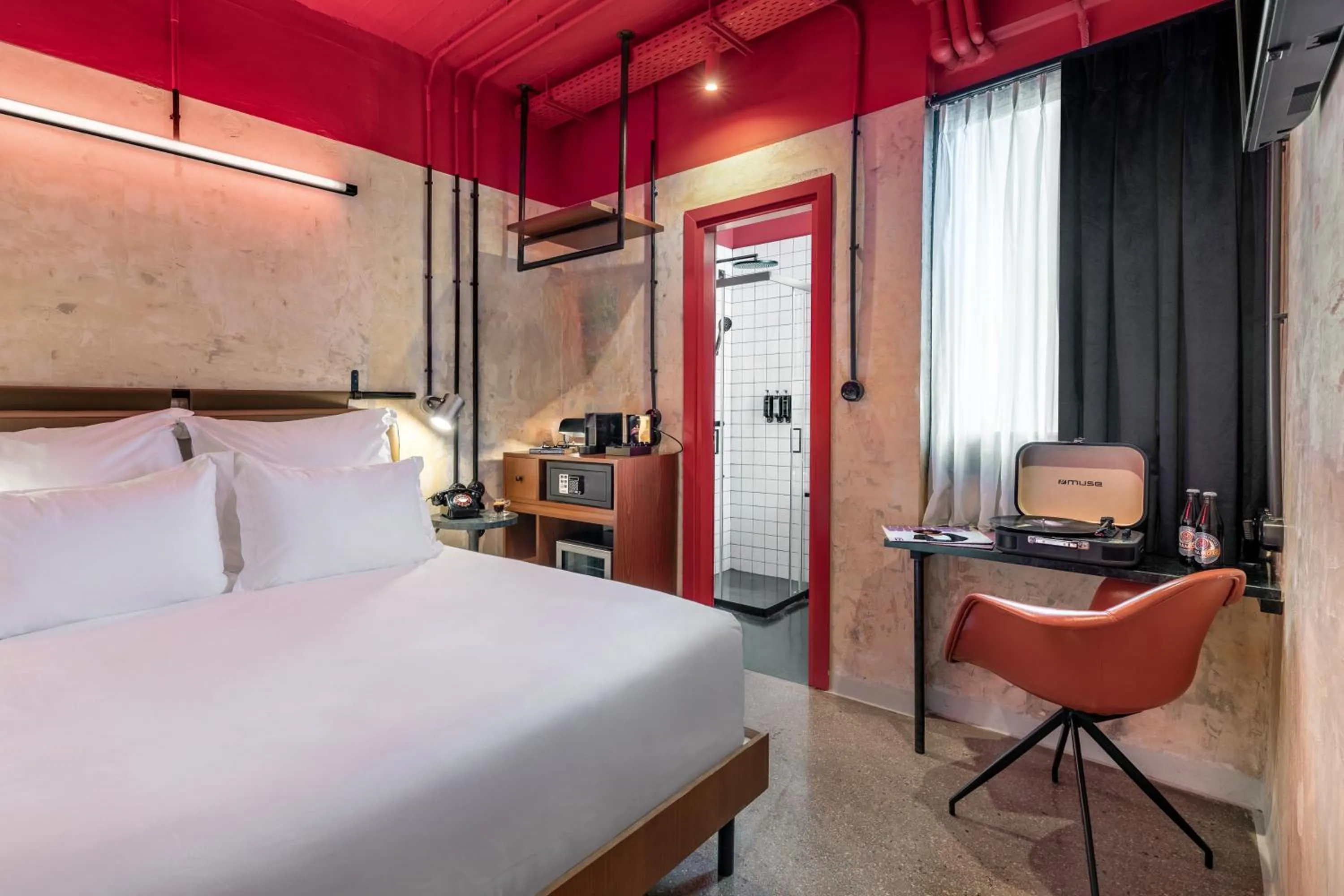 Bed in Max Brown Hotel Downtown Part of Sircle Collection Formally known as Dave Red