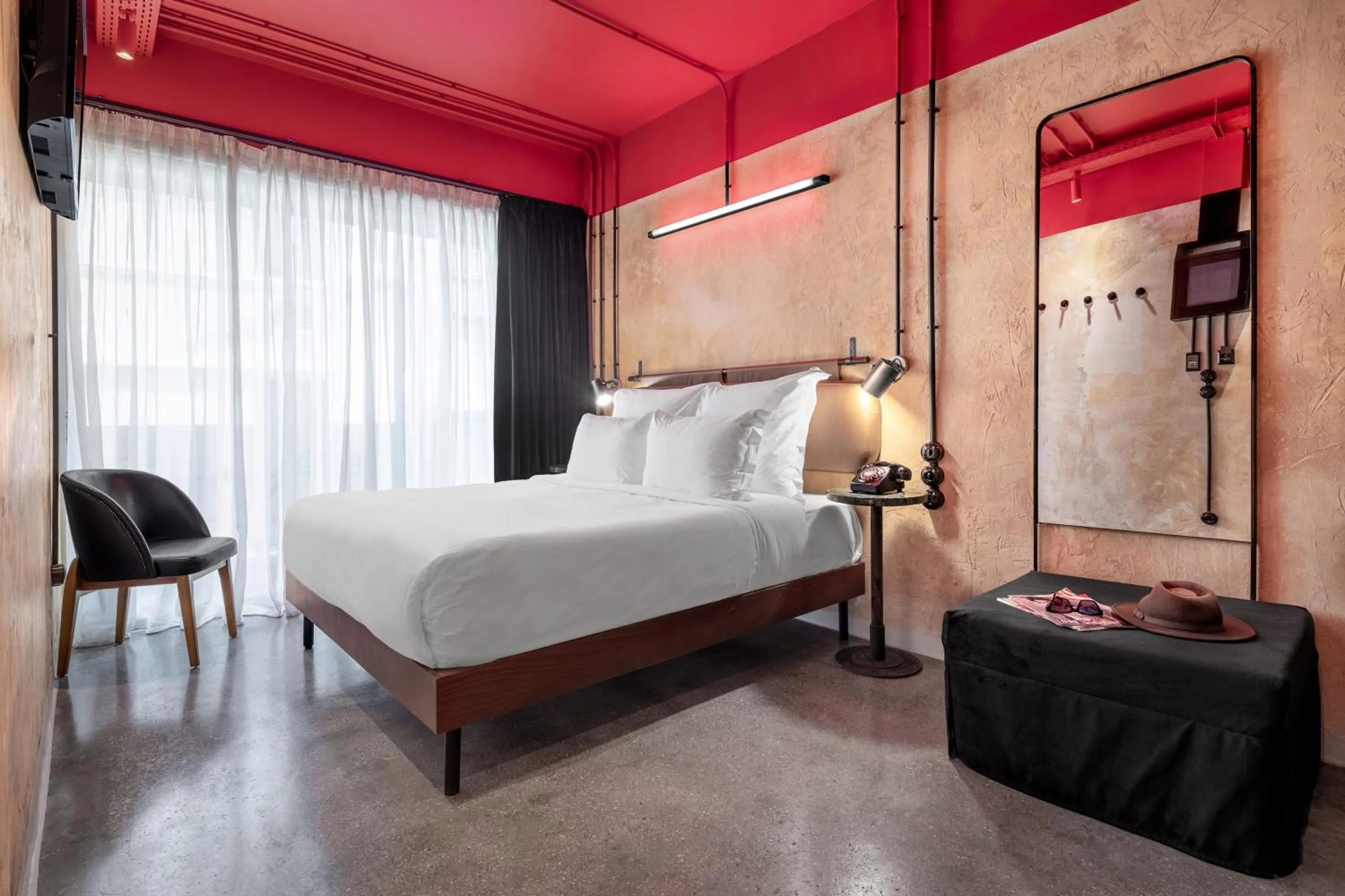 Bed in Max Brown Hotel Downtown Part of Sircle Collection Formally known as Dave Red