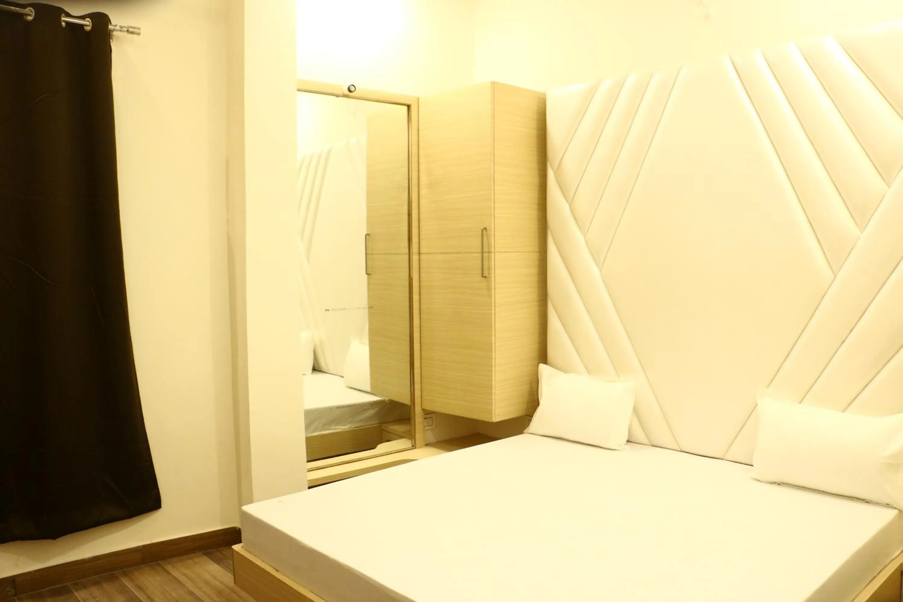 Bedroom in lords residency