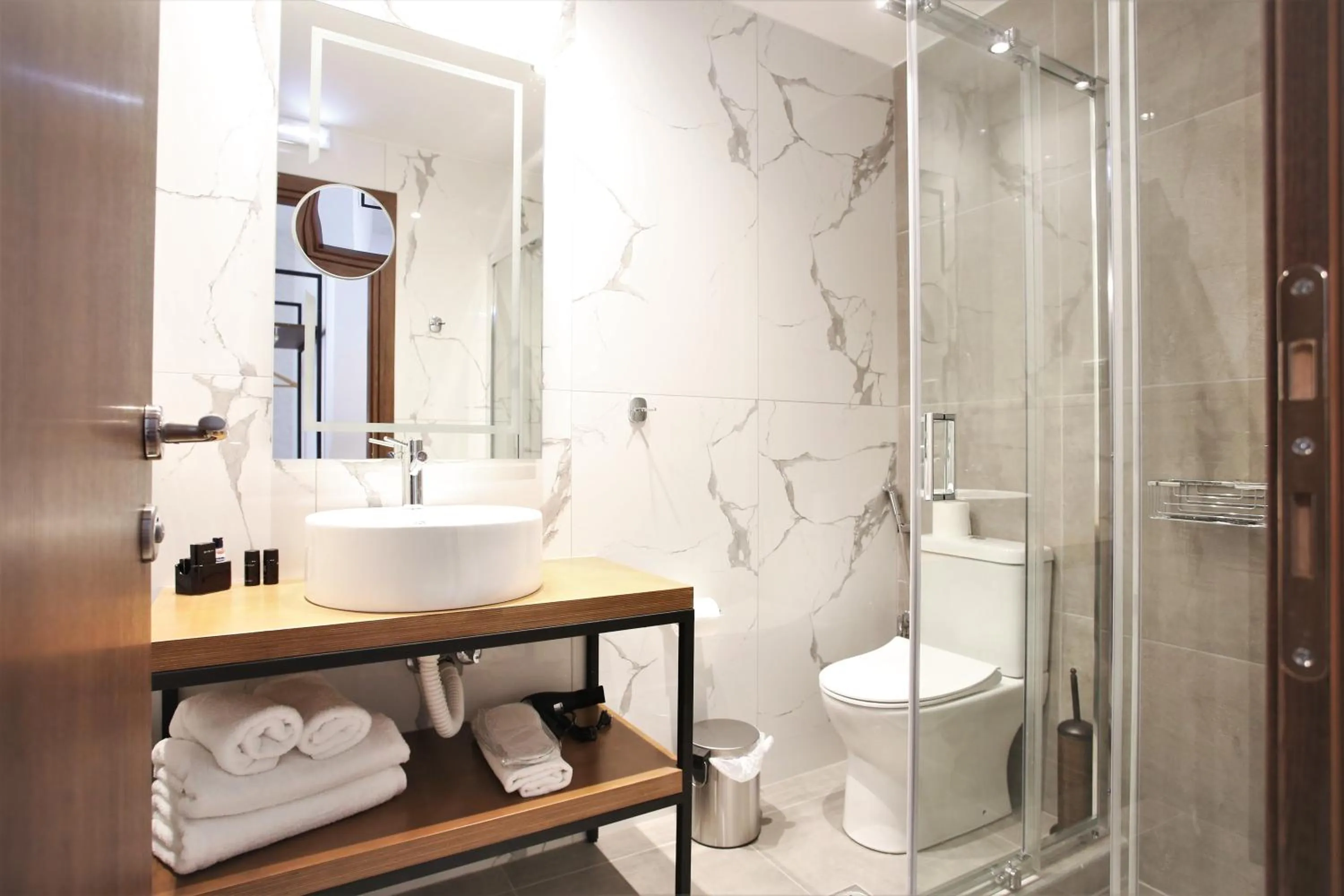 Bathroom in Aethon Airport Project-FREE SHUTTLE by GK Properties