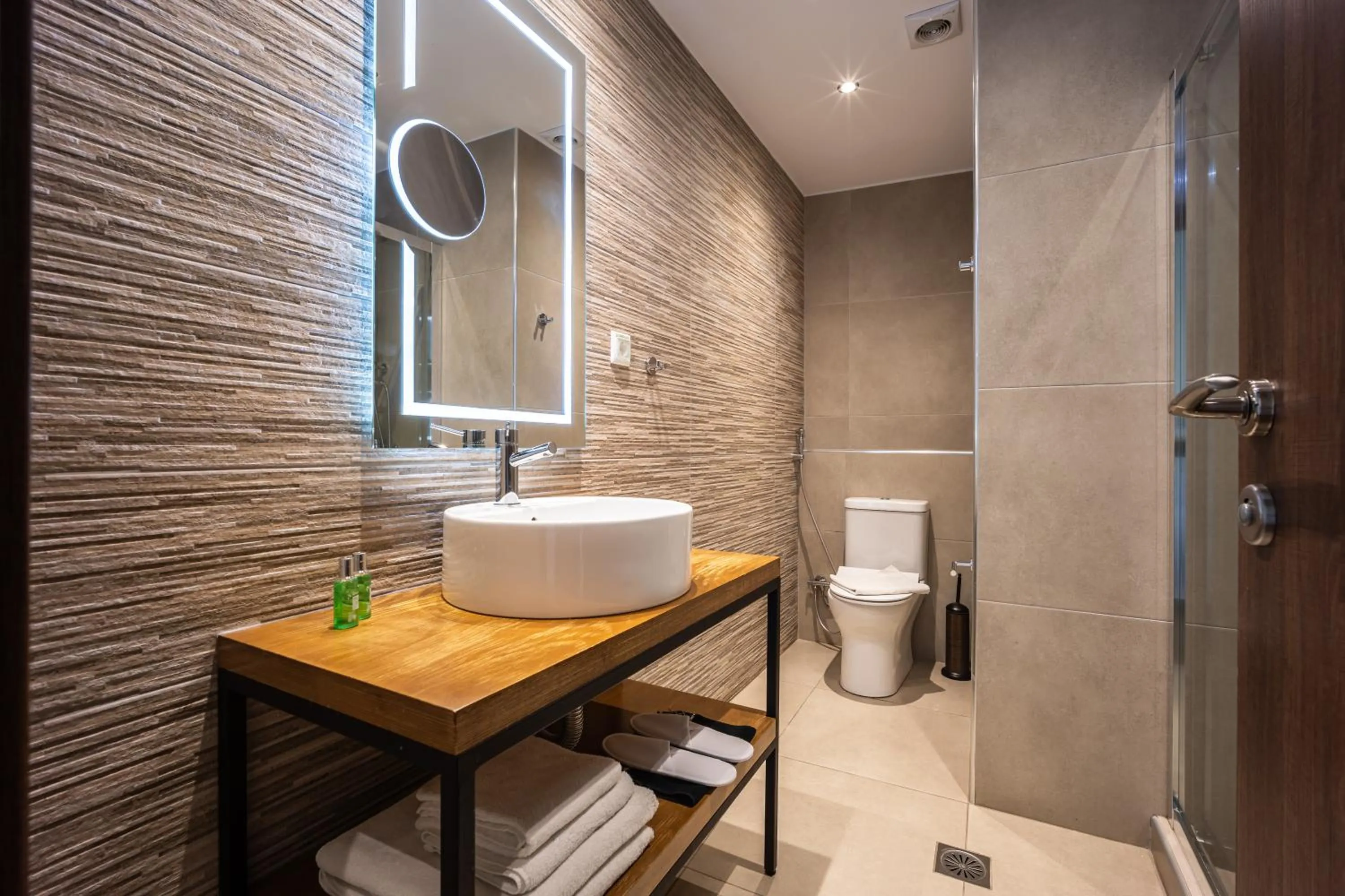 Bathroom in Aethon Airport Project-FREE SHUTTLE by GK Properties