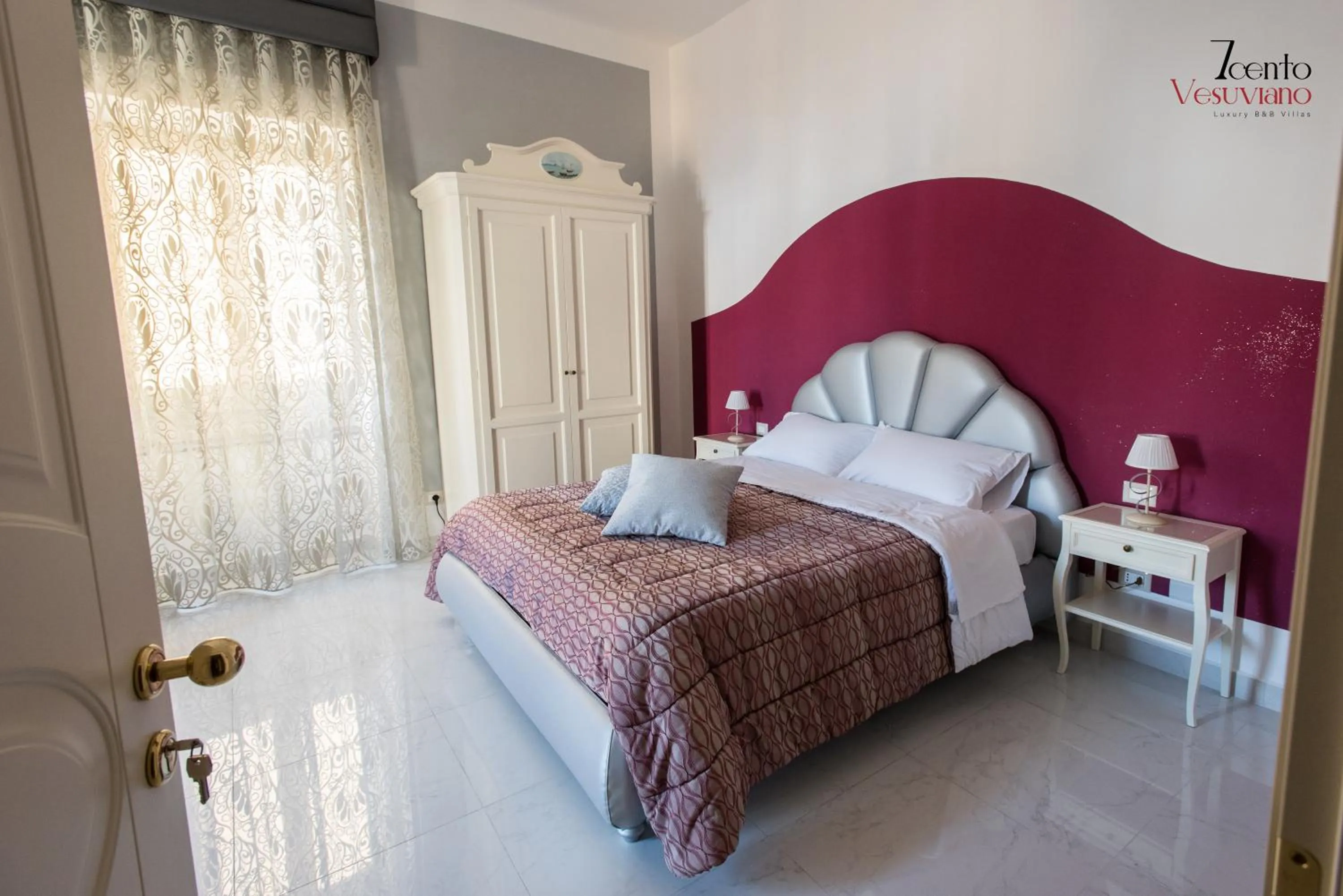 Photo of the whole room, Bed in 7cento Vesuviano