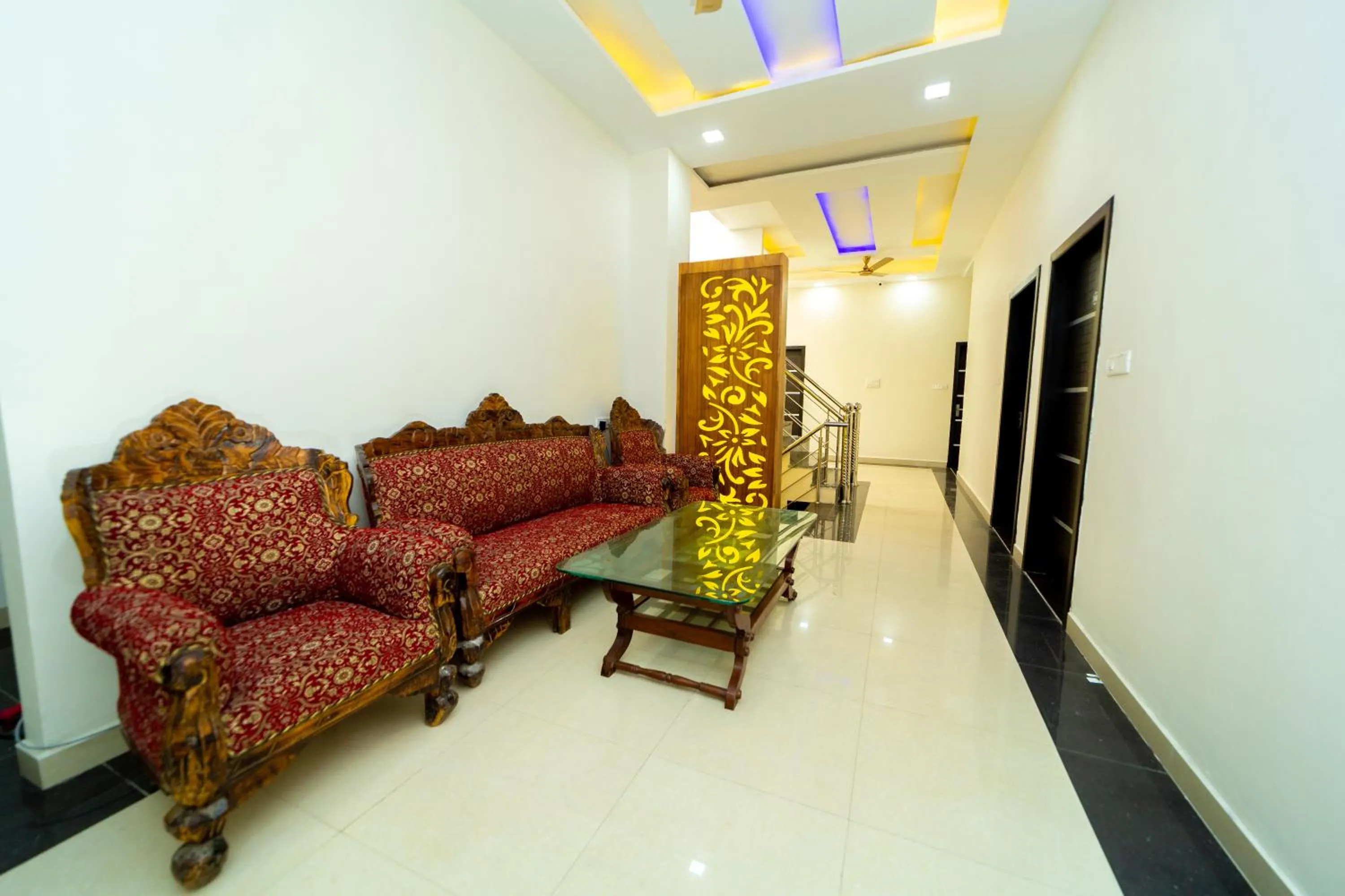 Lobby or reception in Hotel Chahal Residency