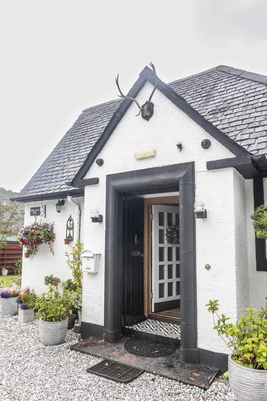 Property building in Glenview Luss
