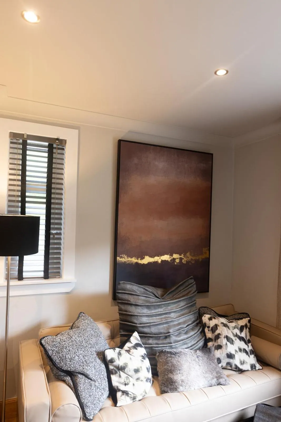 Property building in Glenview Luss