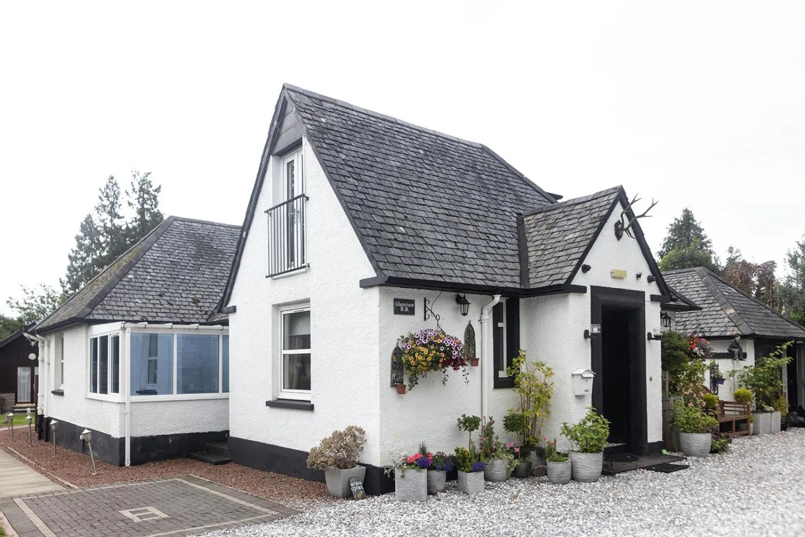 Facade/entrance in Glenview Luss