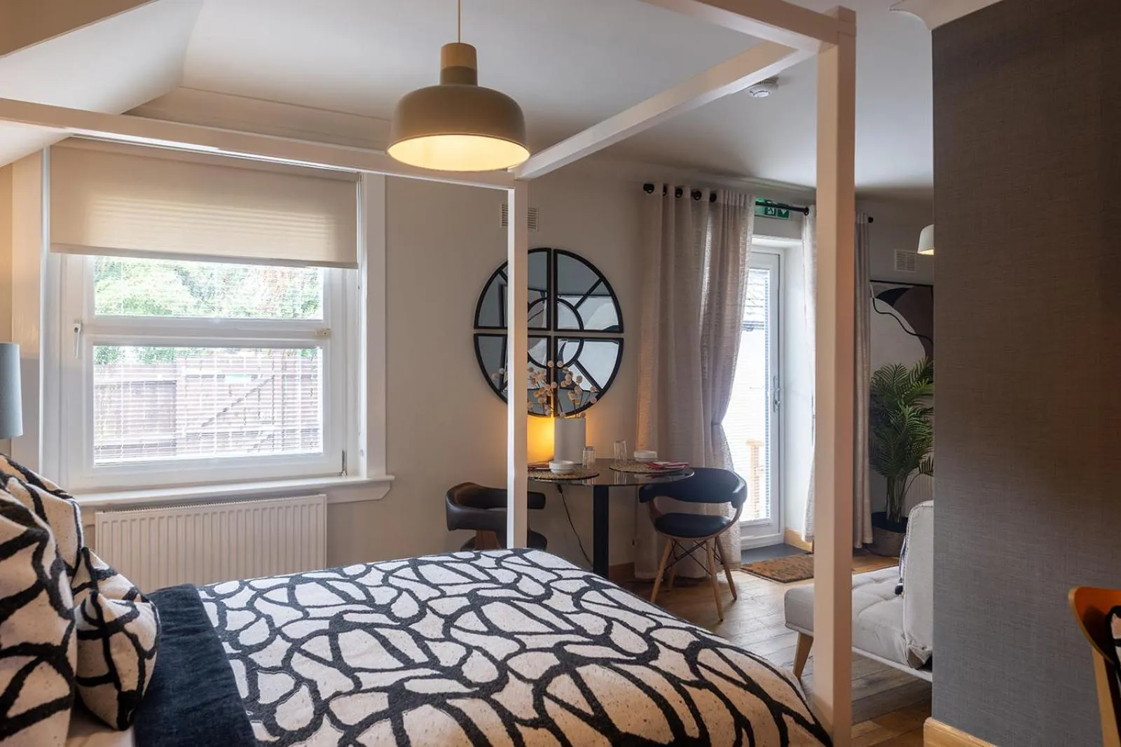 Property building, Bed in Glenview Luss