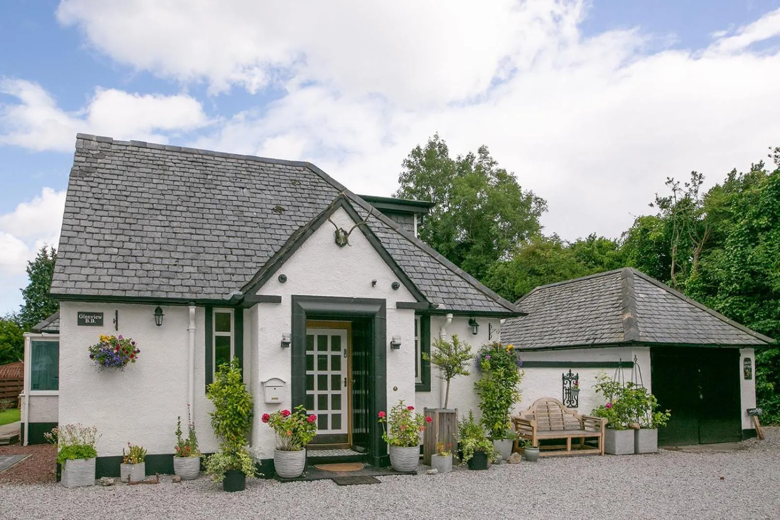 Property building in Glenview Luss