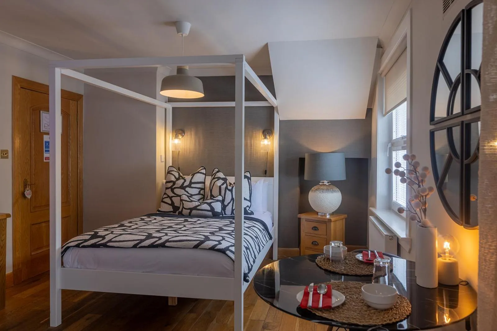 Property building, Bed in Glenview Luss