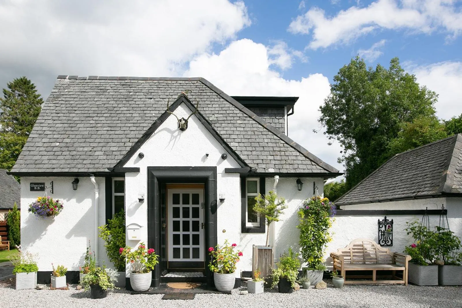 Property building in Glenview Luss