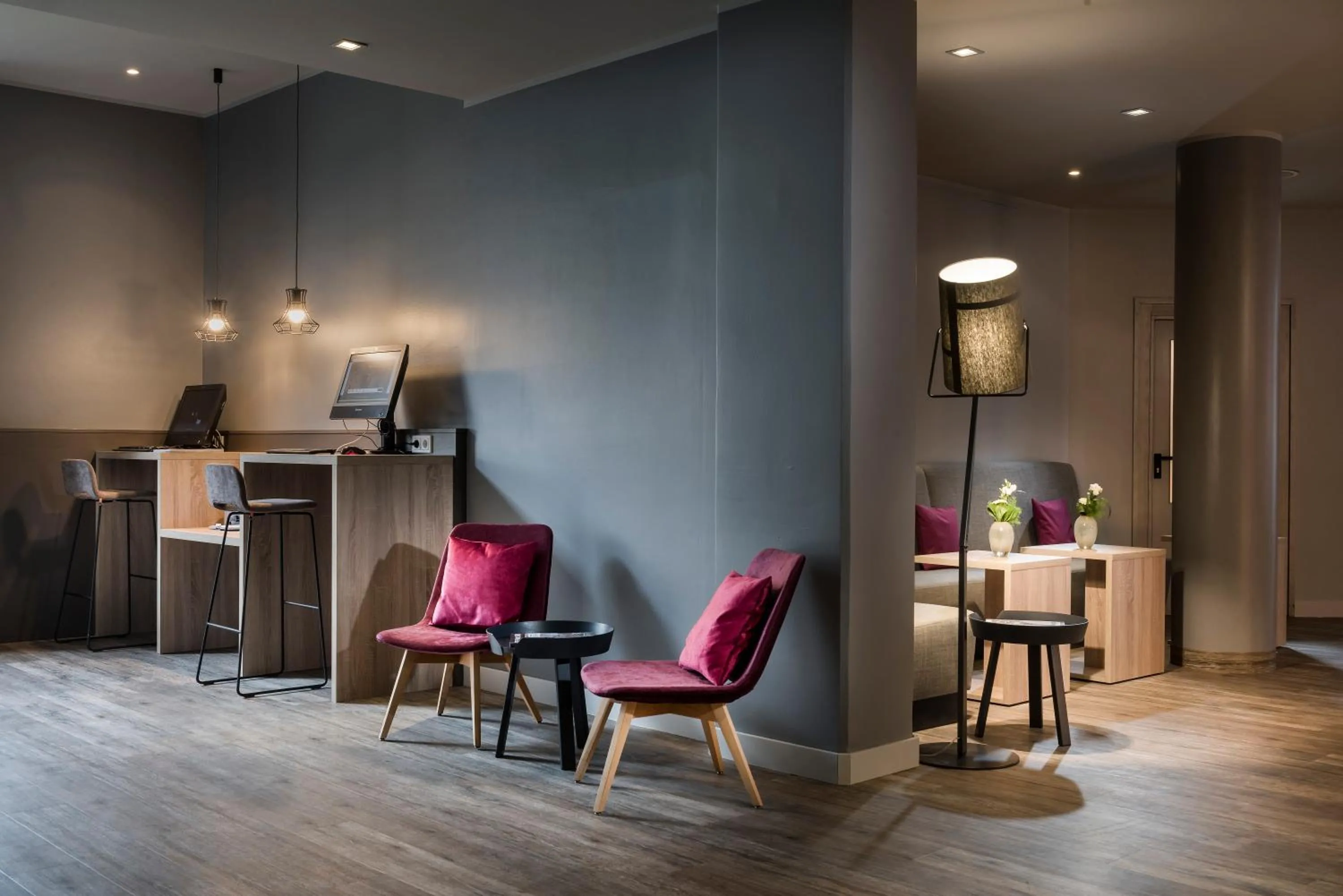 Lobby or reception in Mercure Hotel München Neuperlach Süd