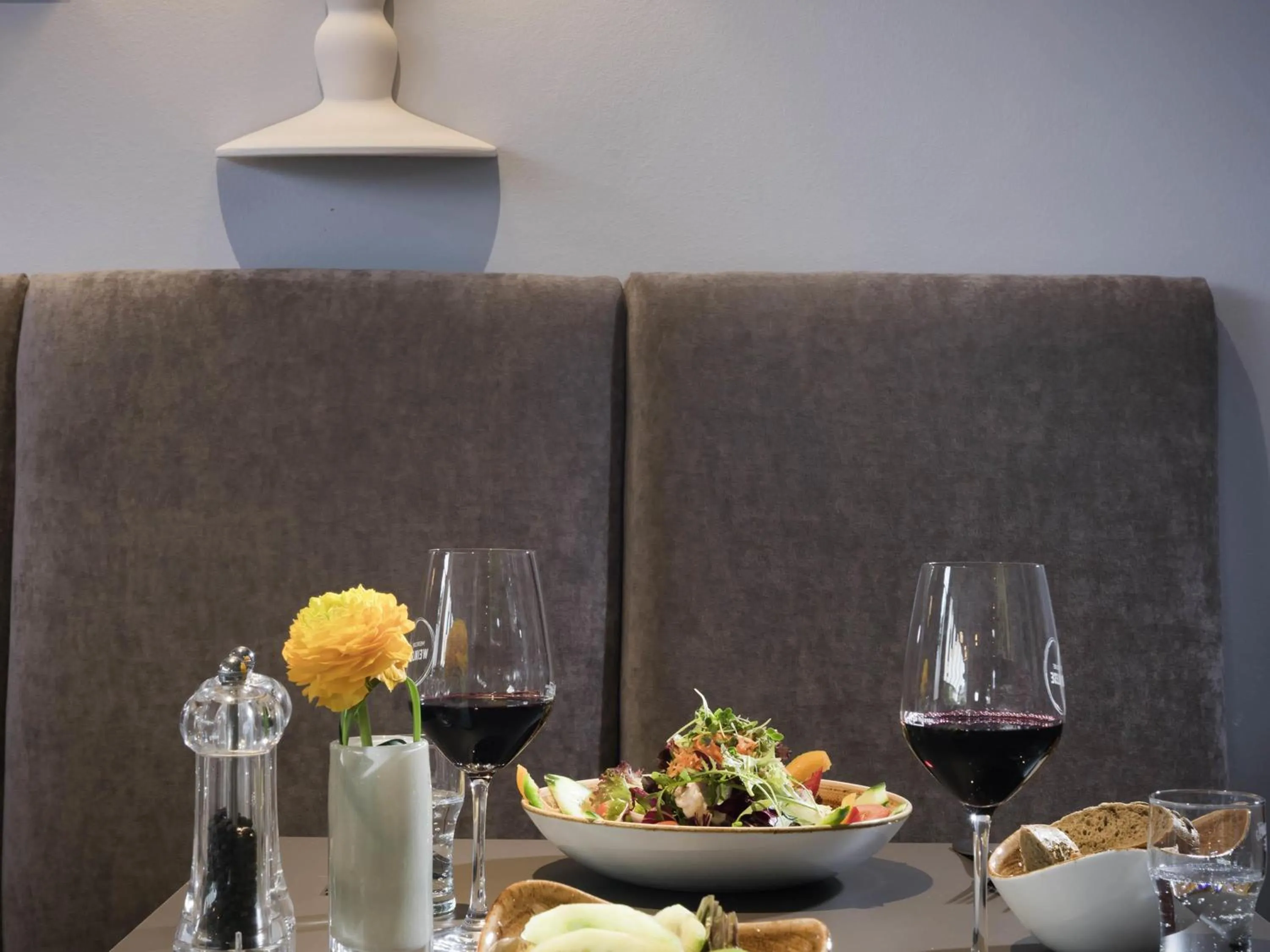 Lounge or bar in Mercure Hotel München Neuperlach Süd