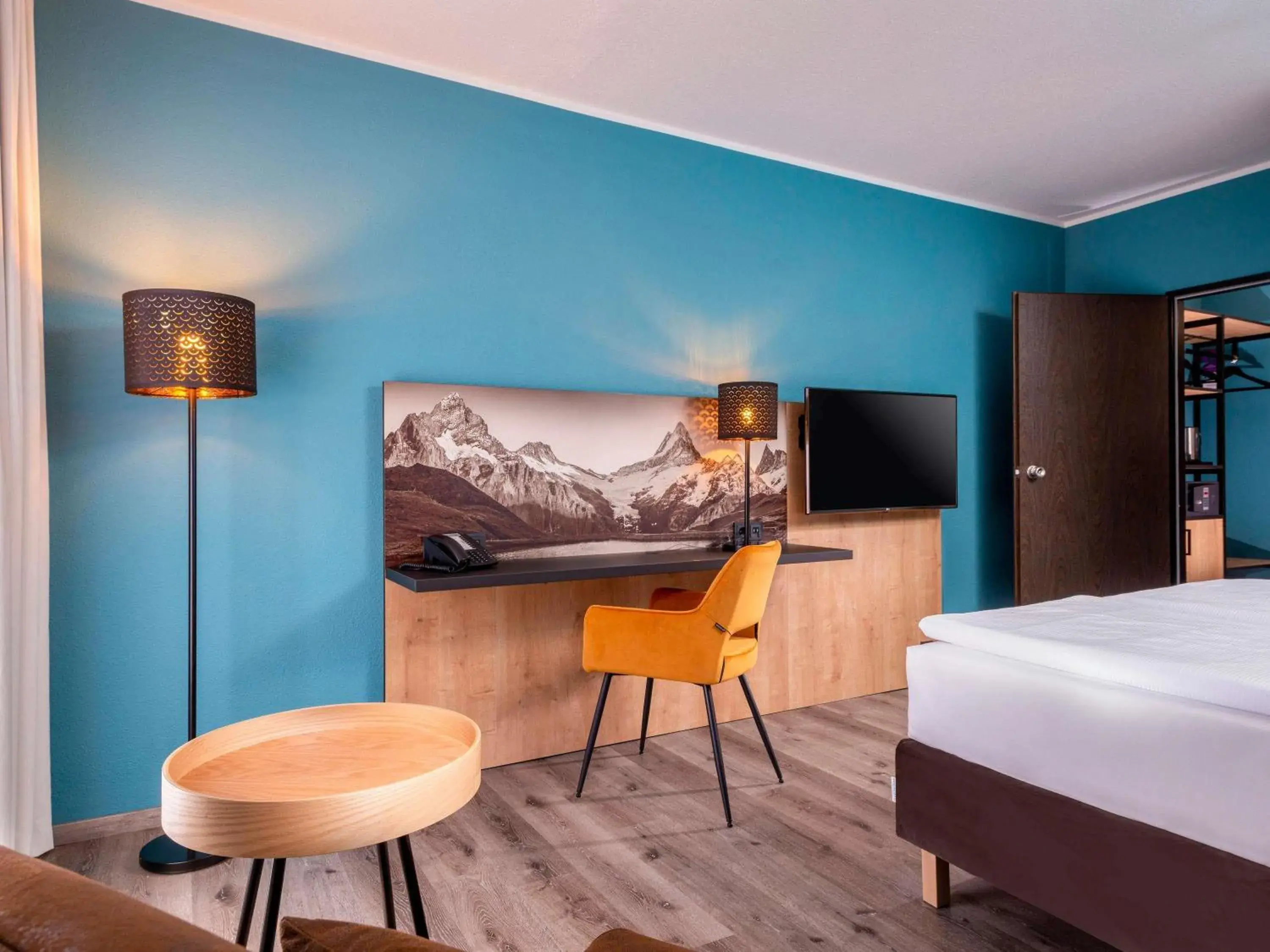 Bedroom, Bed in Mercure Hotel München Neuperlach Süd Bedroom, Bed in Mercure Hotel München Neuperlach Süd