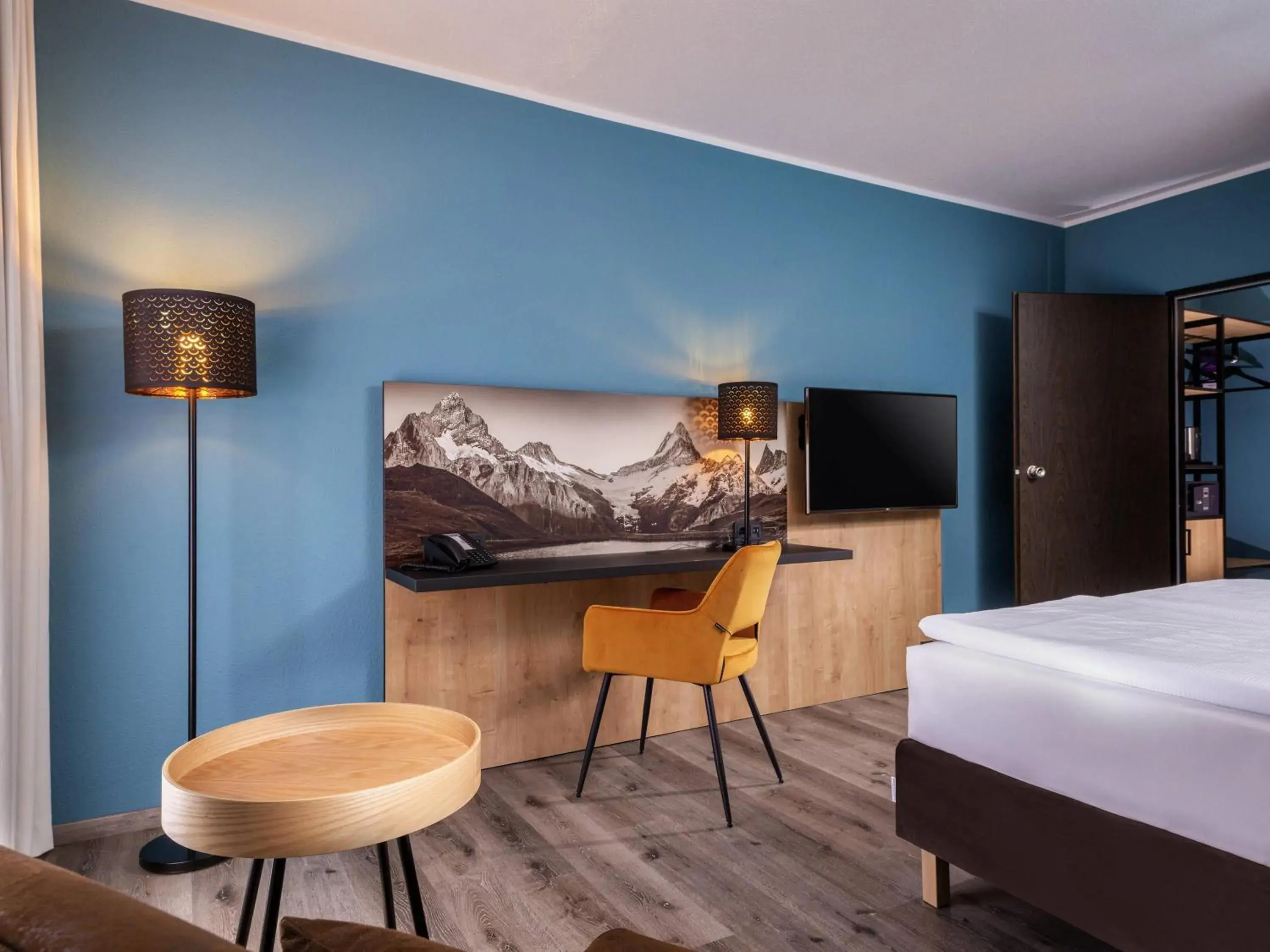 Bedroom, Bed in Mercure Hotel München Neuperlach Süd Bedroom, Bed in Mercure Hotel München Neuperlach Süd