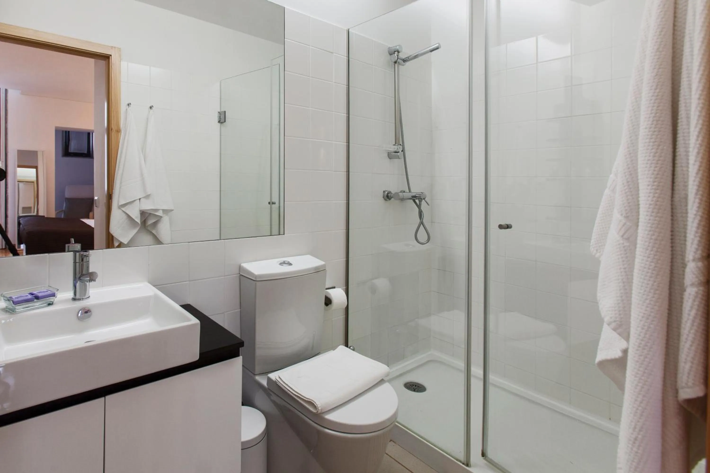 Bathroom in BO - Bolhão Apartments